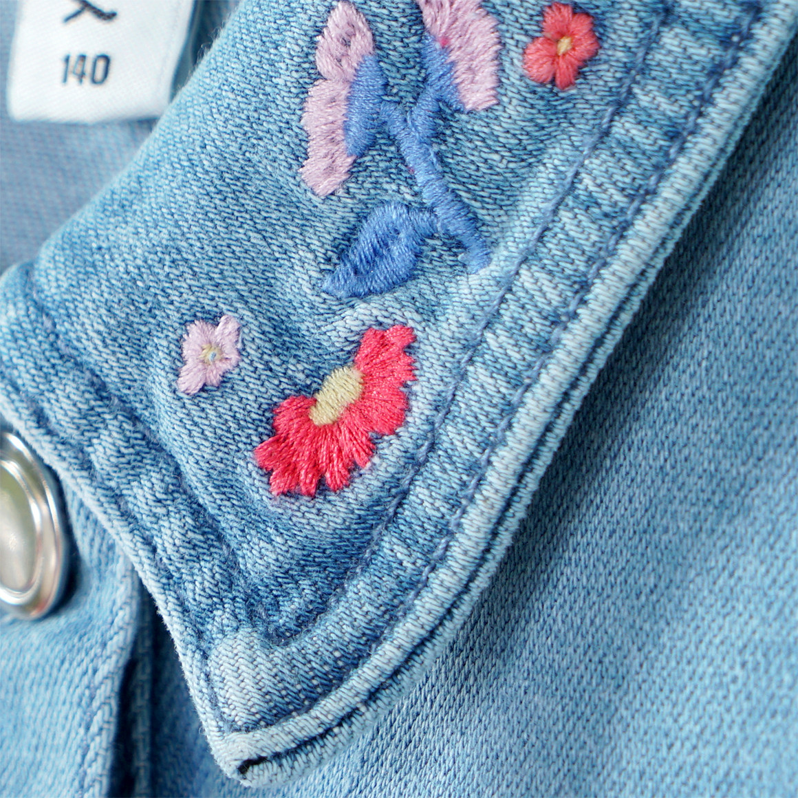 Yigga Mädchen Jeansjacke mit Blumen-Stickerei hellblau