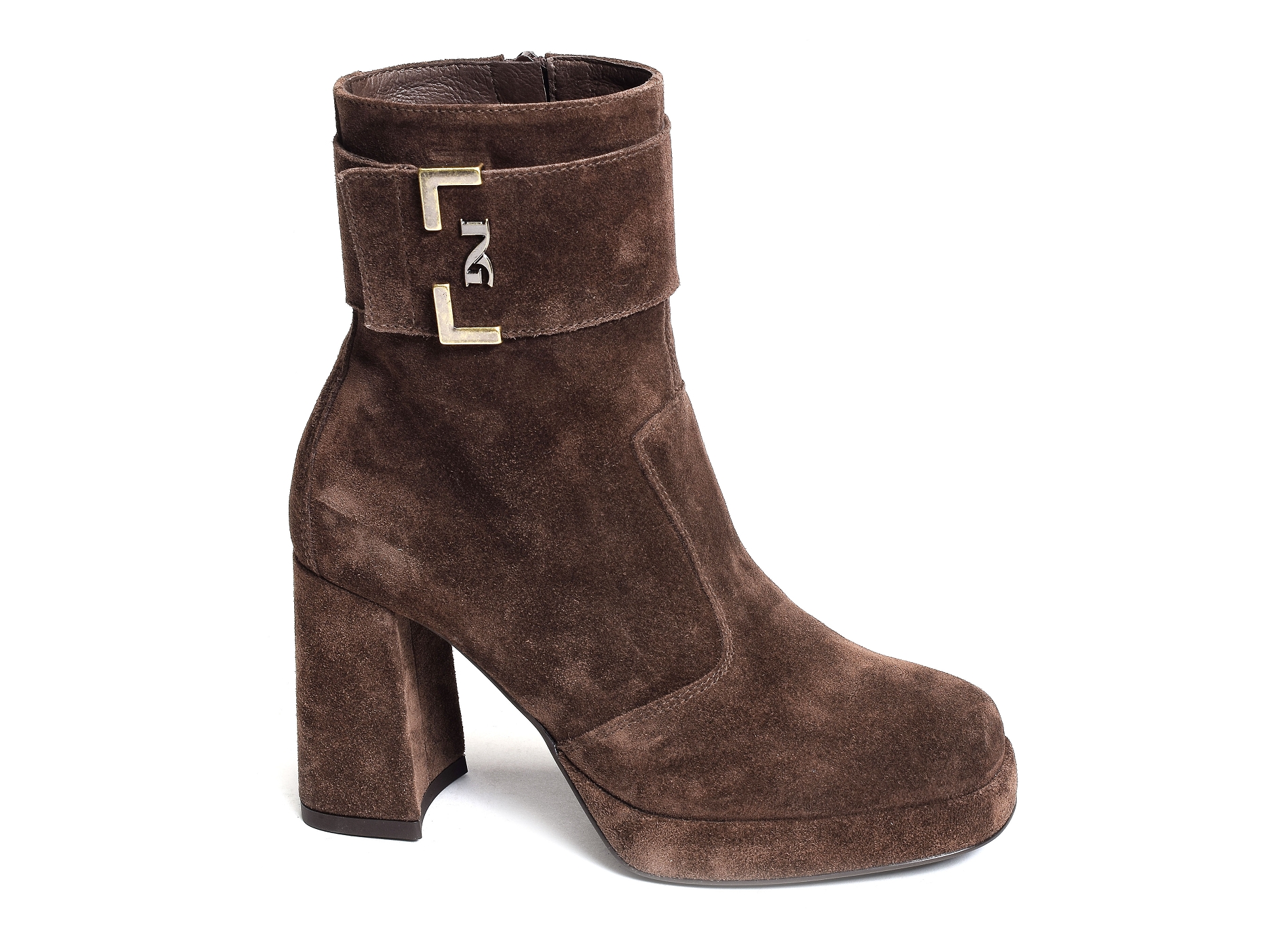 08221 marron
