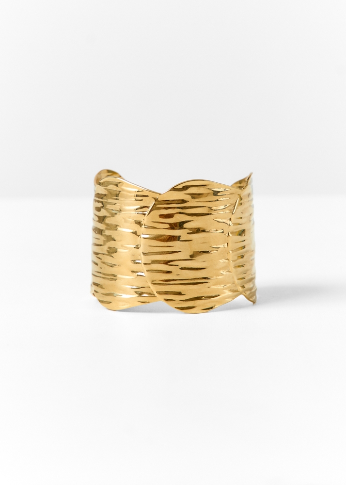 Amber bangle goud