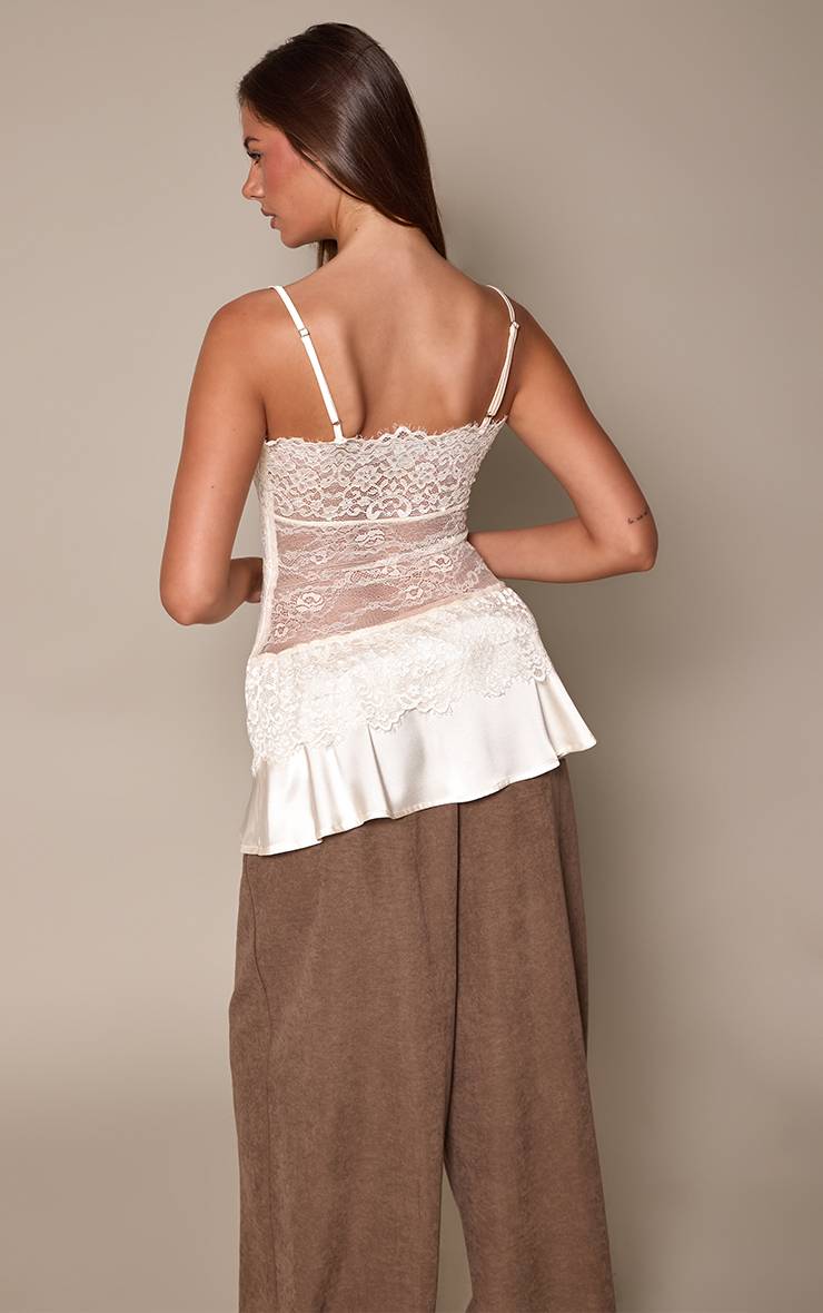 Crème Top À Bretelles En Satin Avec Superposition De Dentelle