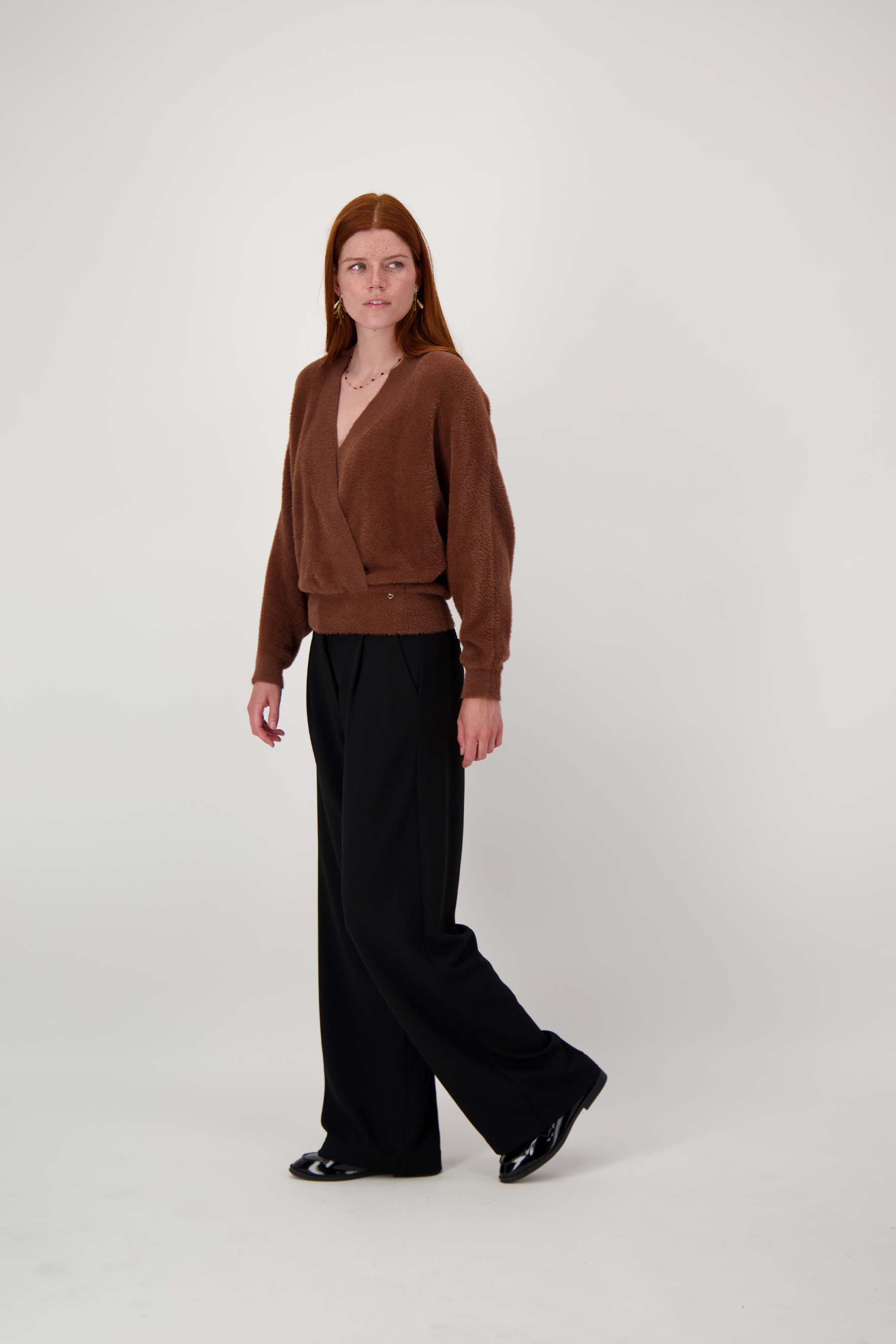 broek met bandplooi detail