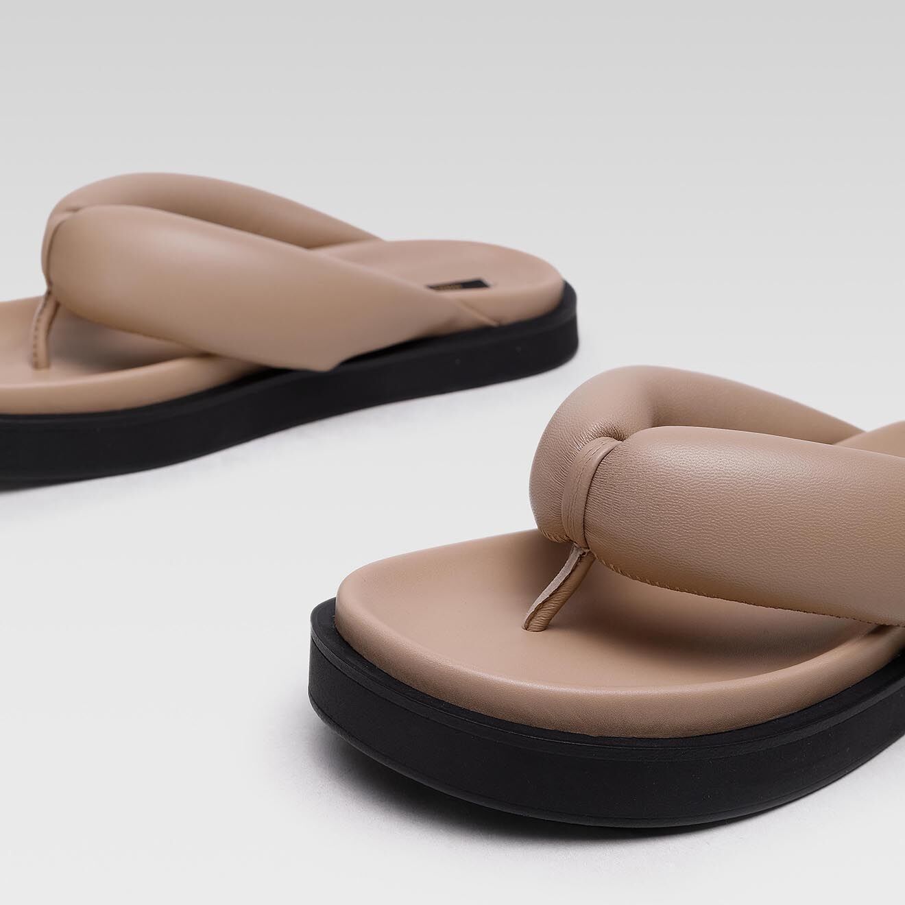 Gino Rossi Tongs en Cuir Valentina beiges