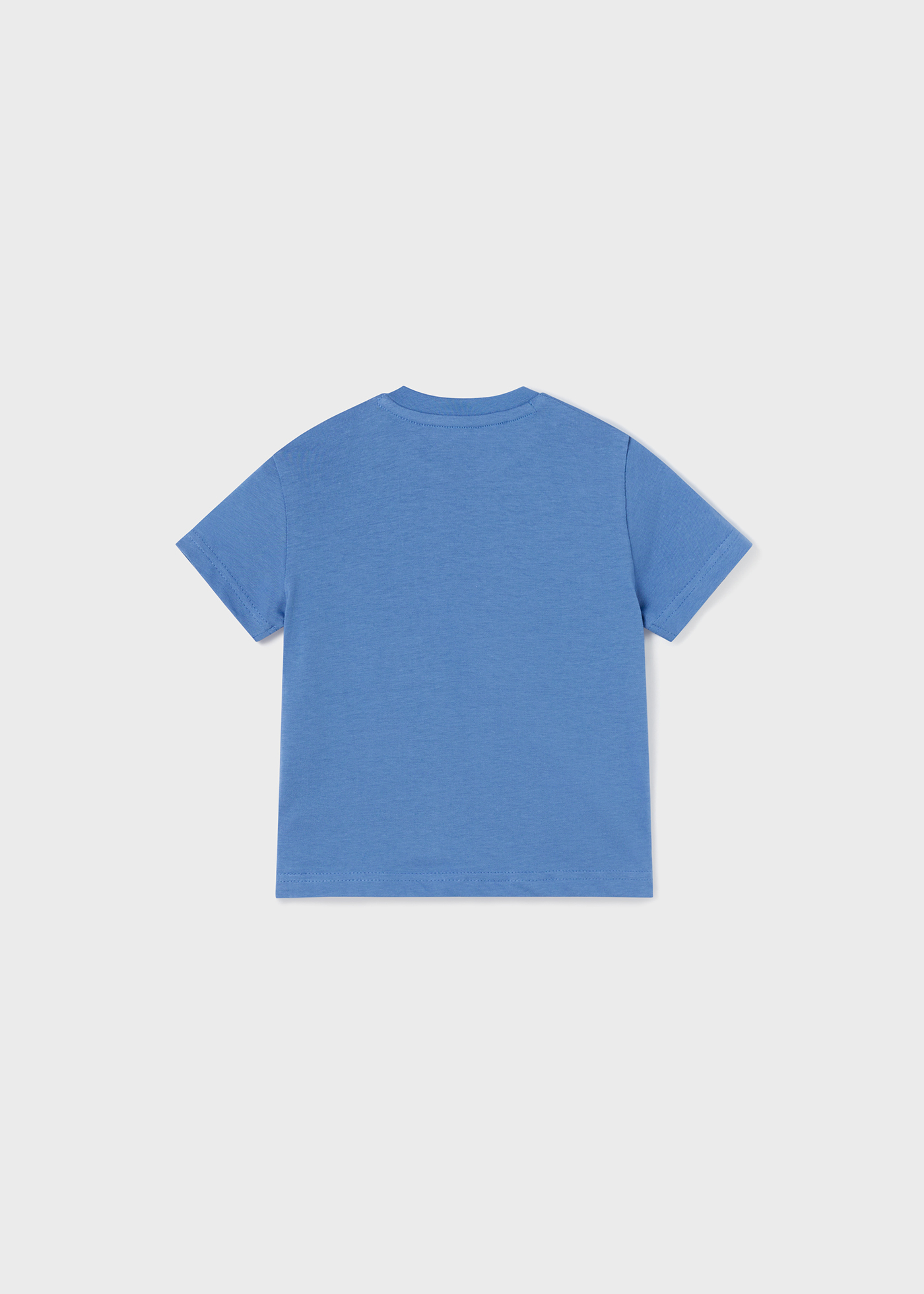 Camiseta infantil de manga curta com estampa interativa.
