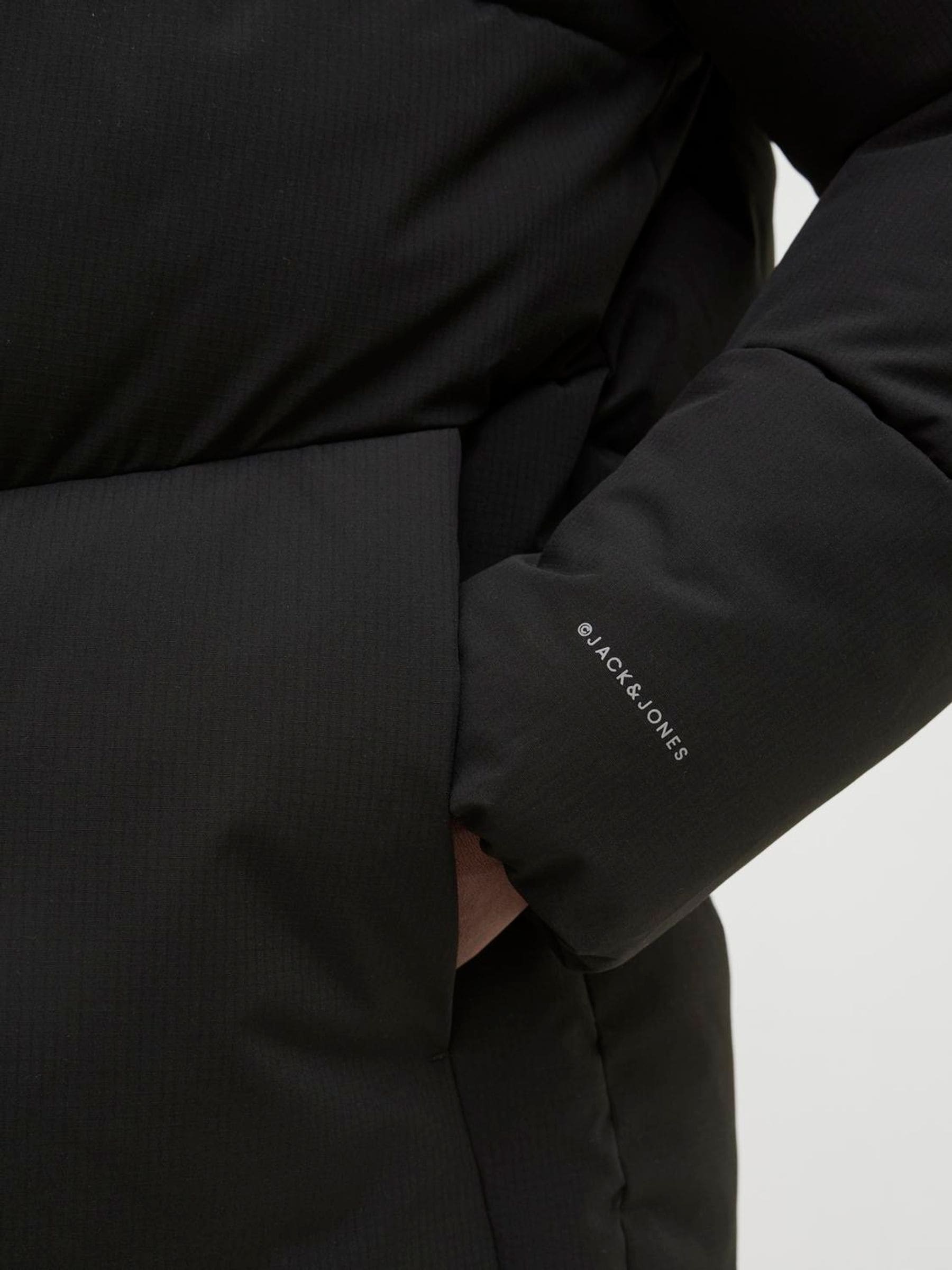 Zwart - Jack & Jones - Gewatteerd jack met capuchon