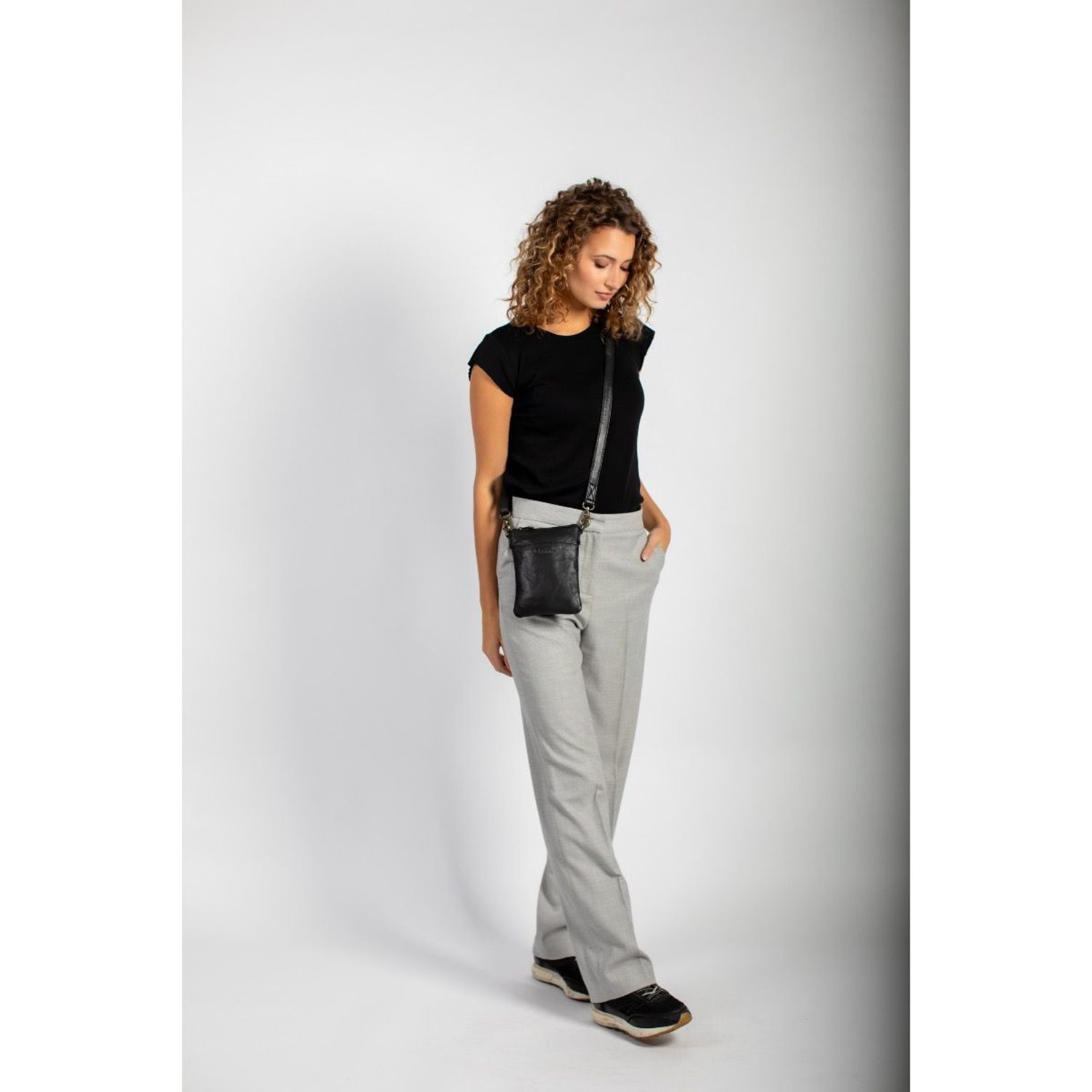 Chabo Diva Phone Bag cognac