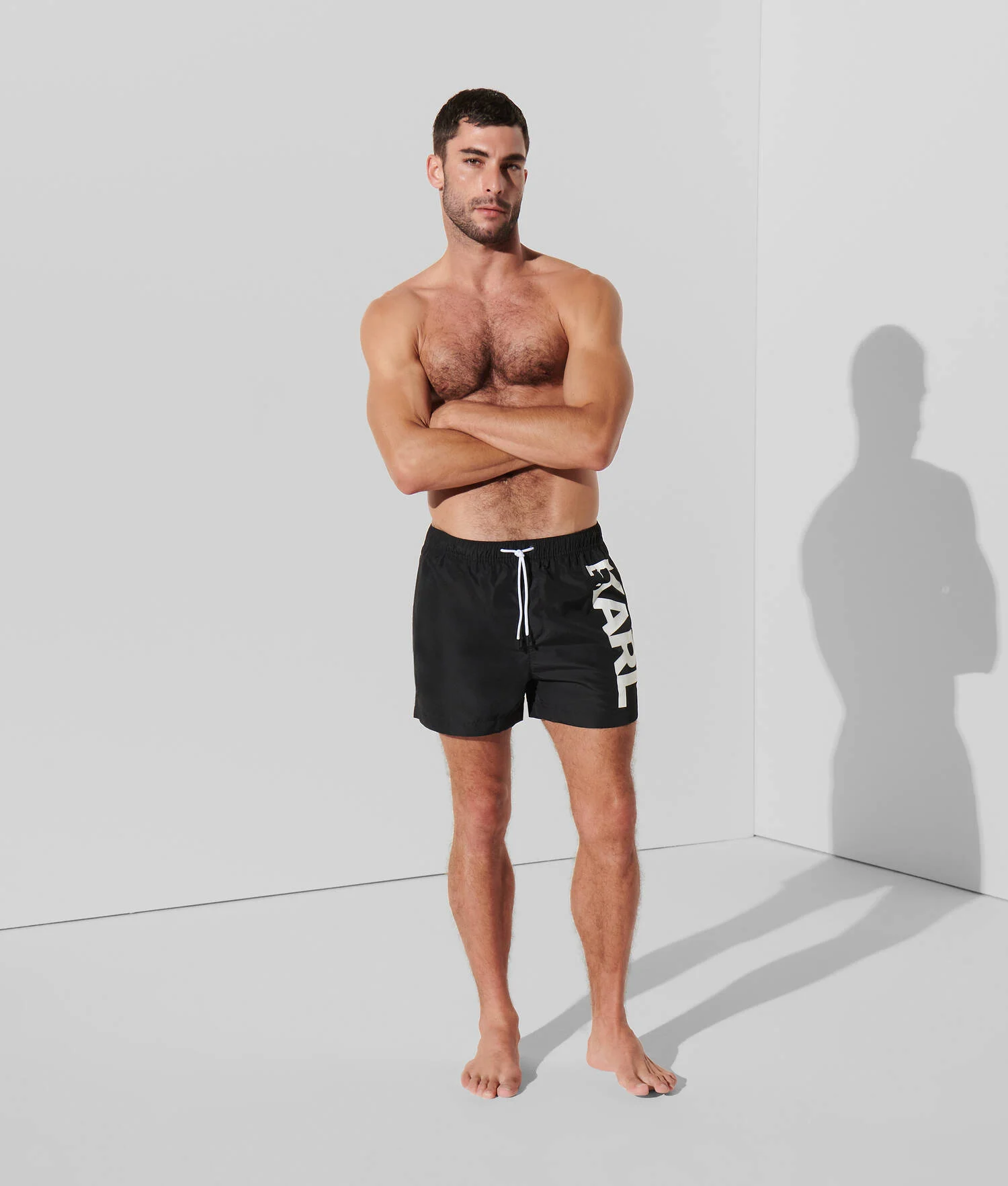 SHORT DE BAIN ORNÉ DU LOGO KARL - Noir
