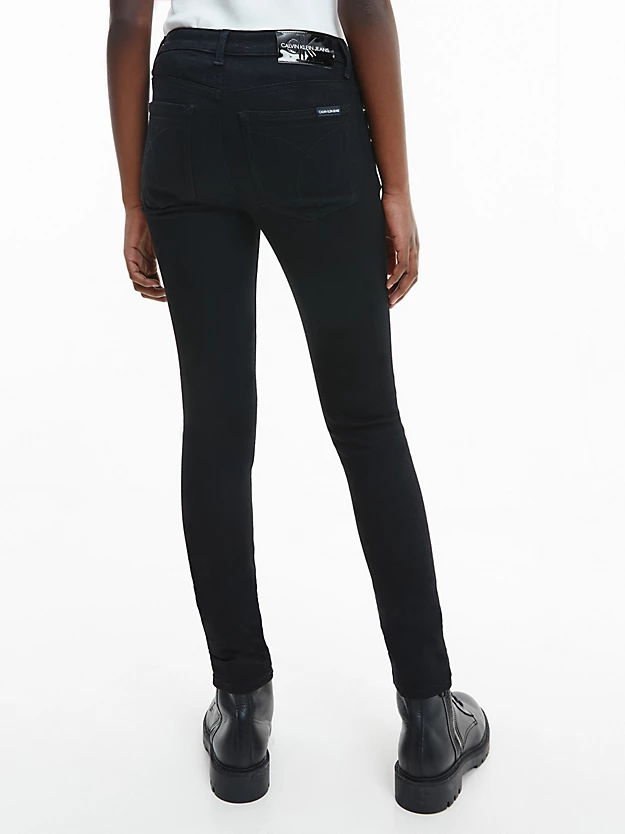 Calça jeans skinny de cintura média