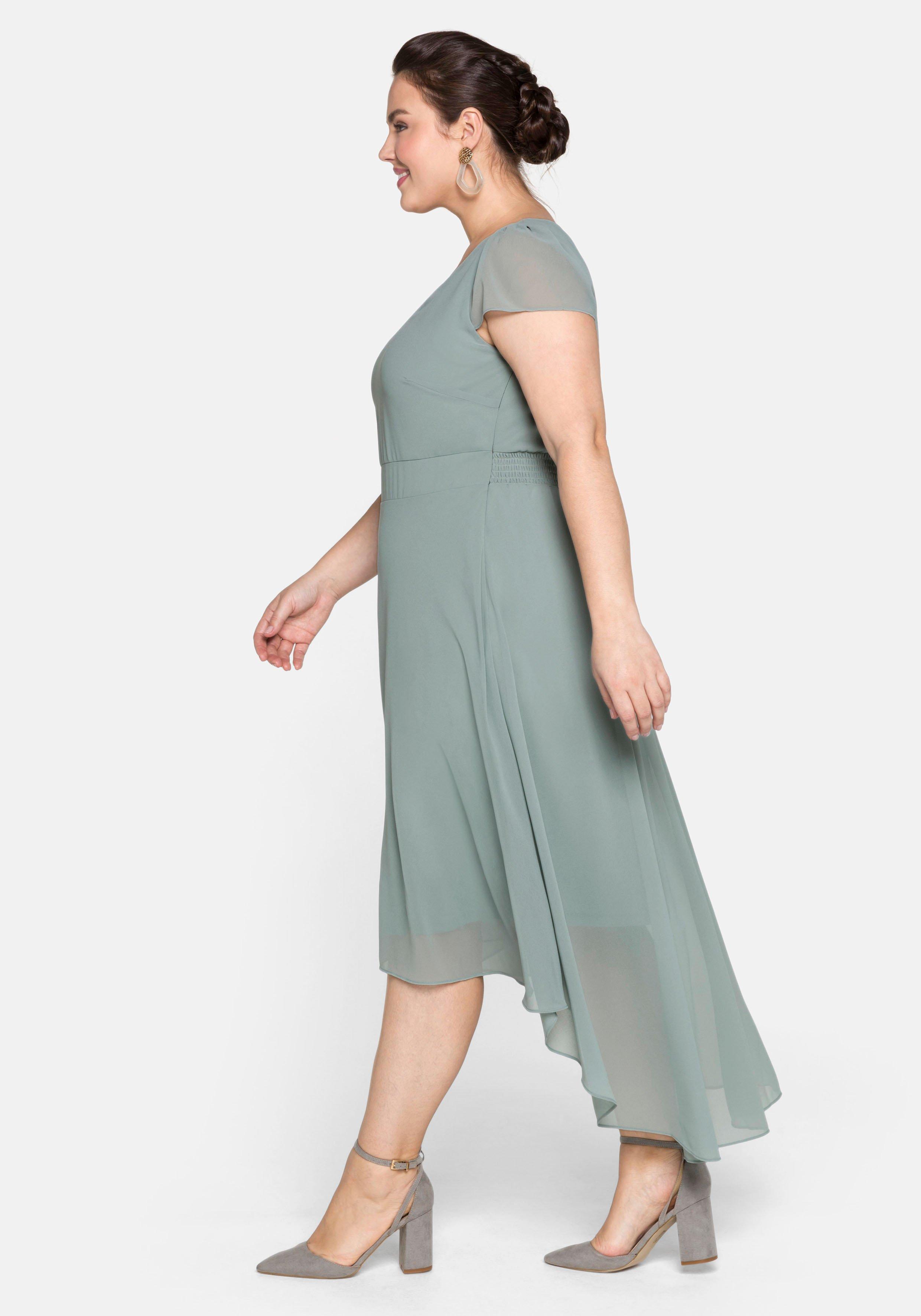 Abendkleid mit Flügelärmeln
