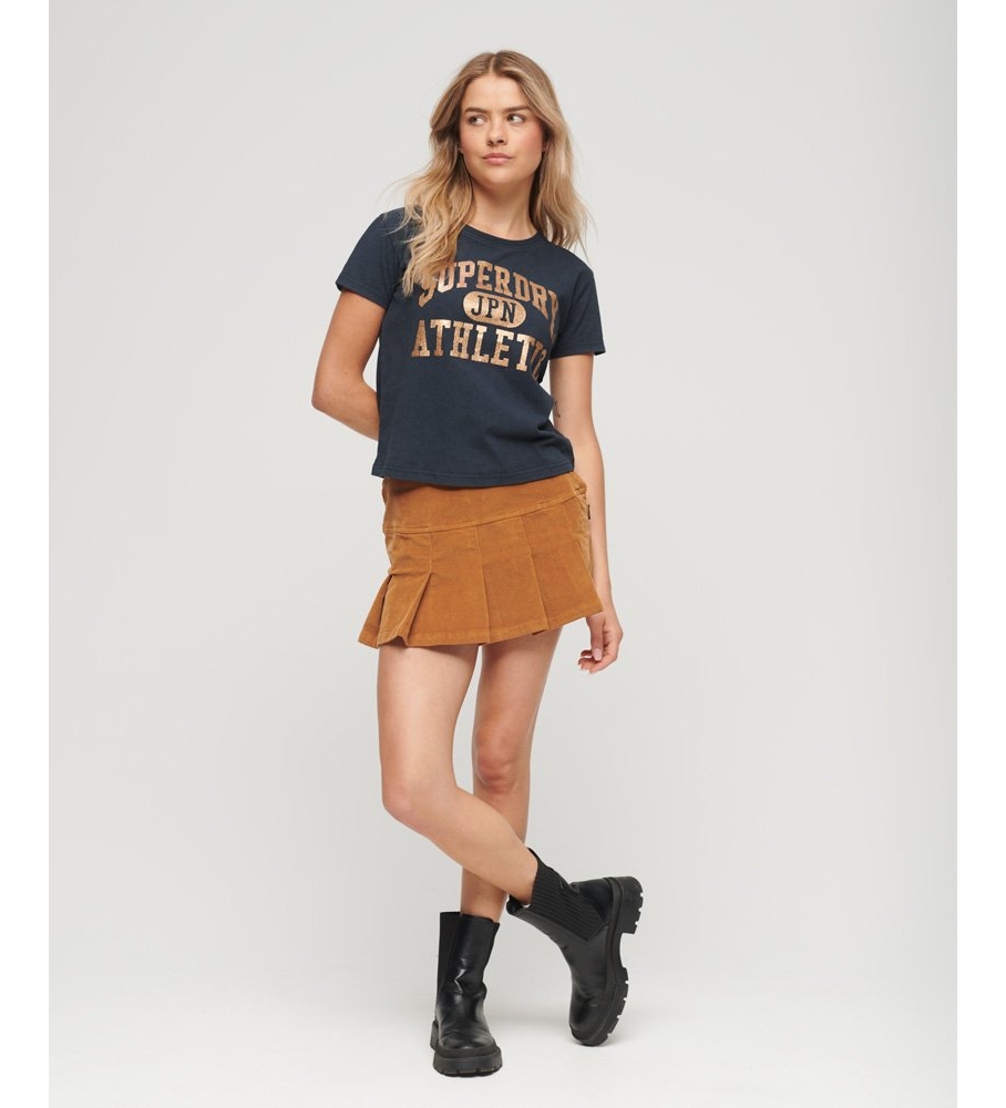 Camiseta Superdry College Graphic, cor azul marinho com estampa.