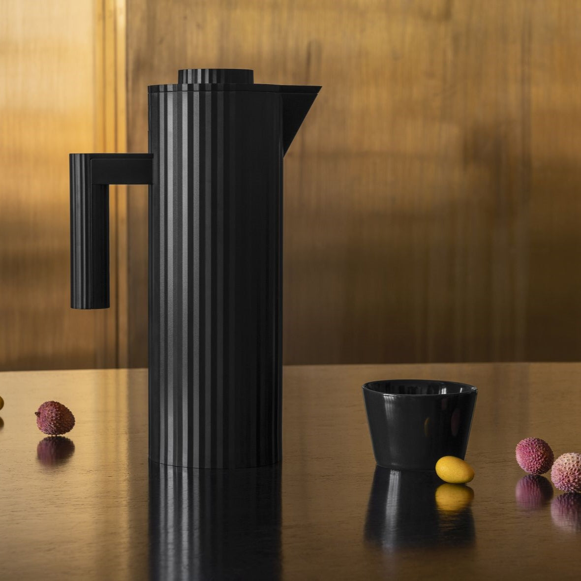 Alessi Plissé VacuÃ¼m Thermoskan 1 L - Zwart