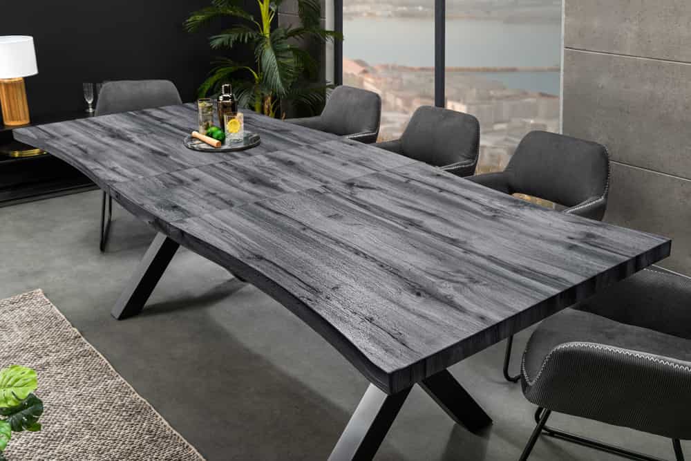 Ausziehbarer Esstisch WILD 160-200cm grau gekälkt Wildeichen-Design Baumkante schwarz