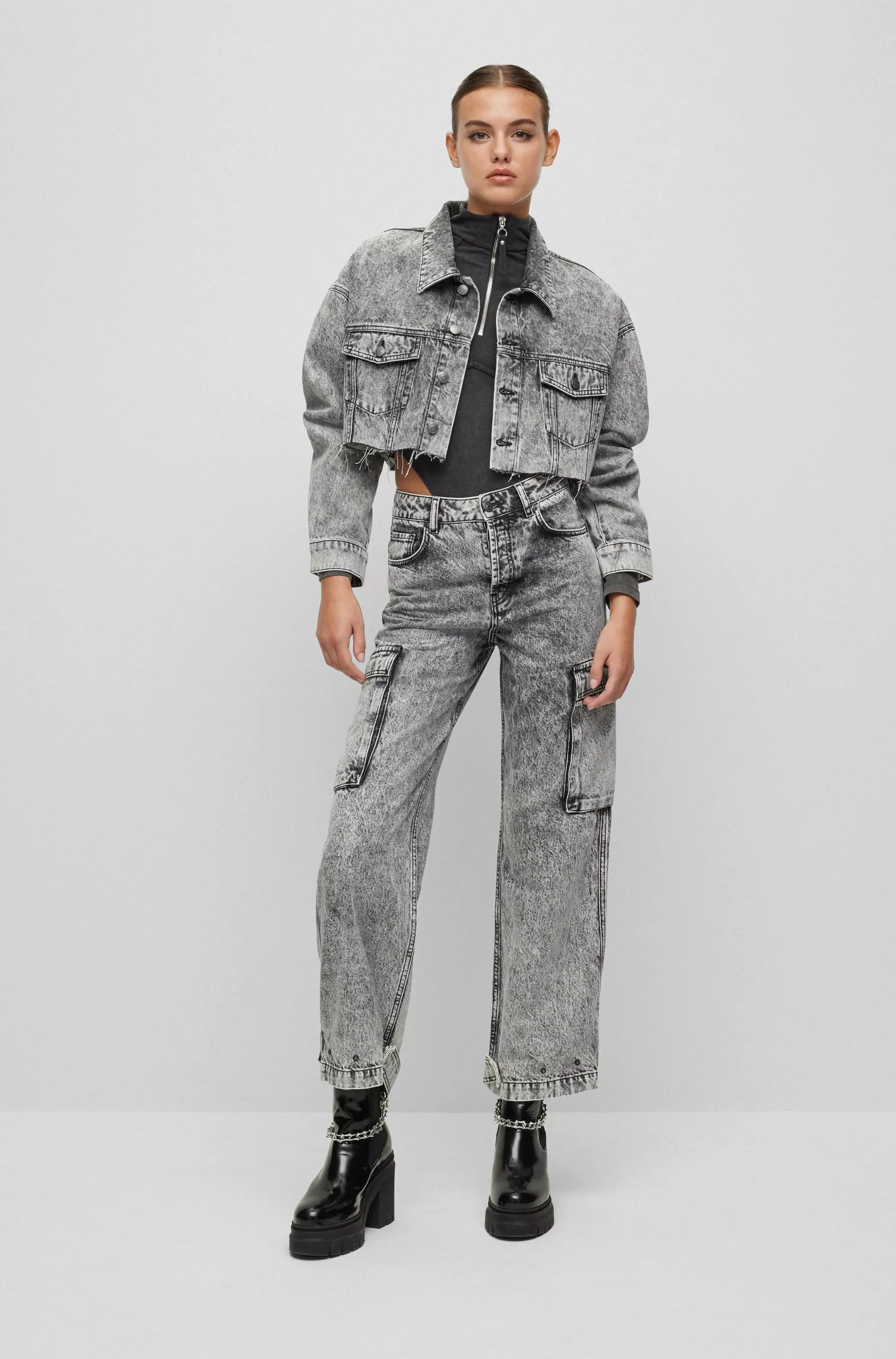 Jaqueta jeans cropped de modelagem relaxada HUGO Red-HUGO x Bella Poarch