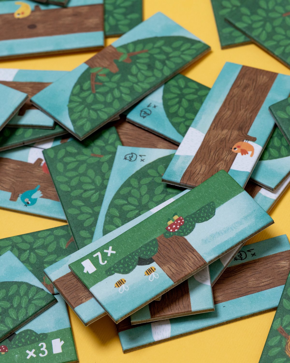 Brettspill Barn 4år+, Pocket size – Lagspill “Bygg trær og hjelp små kyllinger ut i verden” | Piu Piu Tiny Game