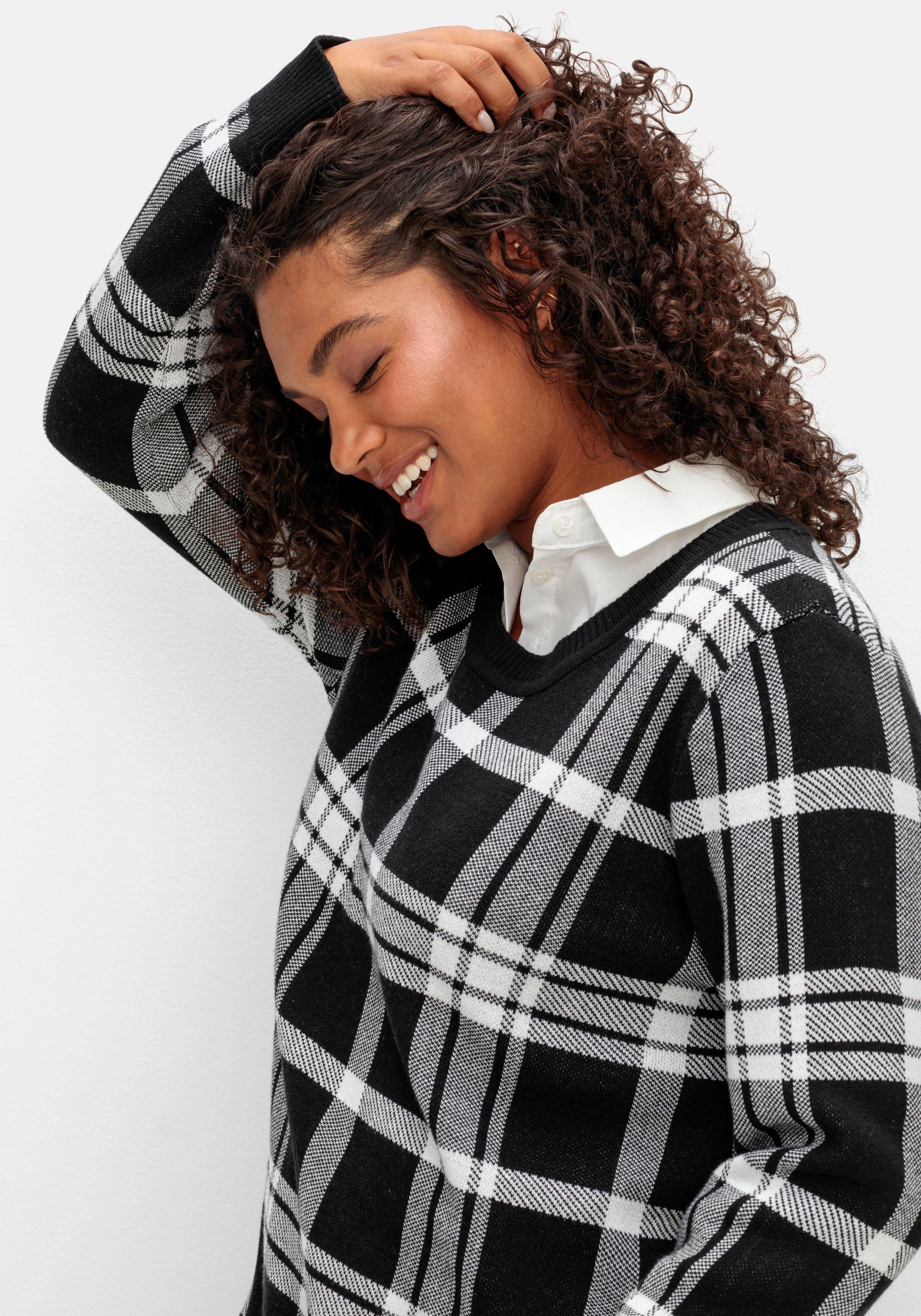 Karierter Pullover mit Rundhals und Kontrastbündchen