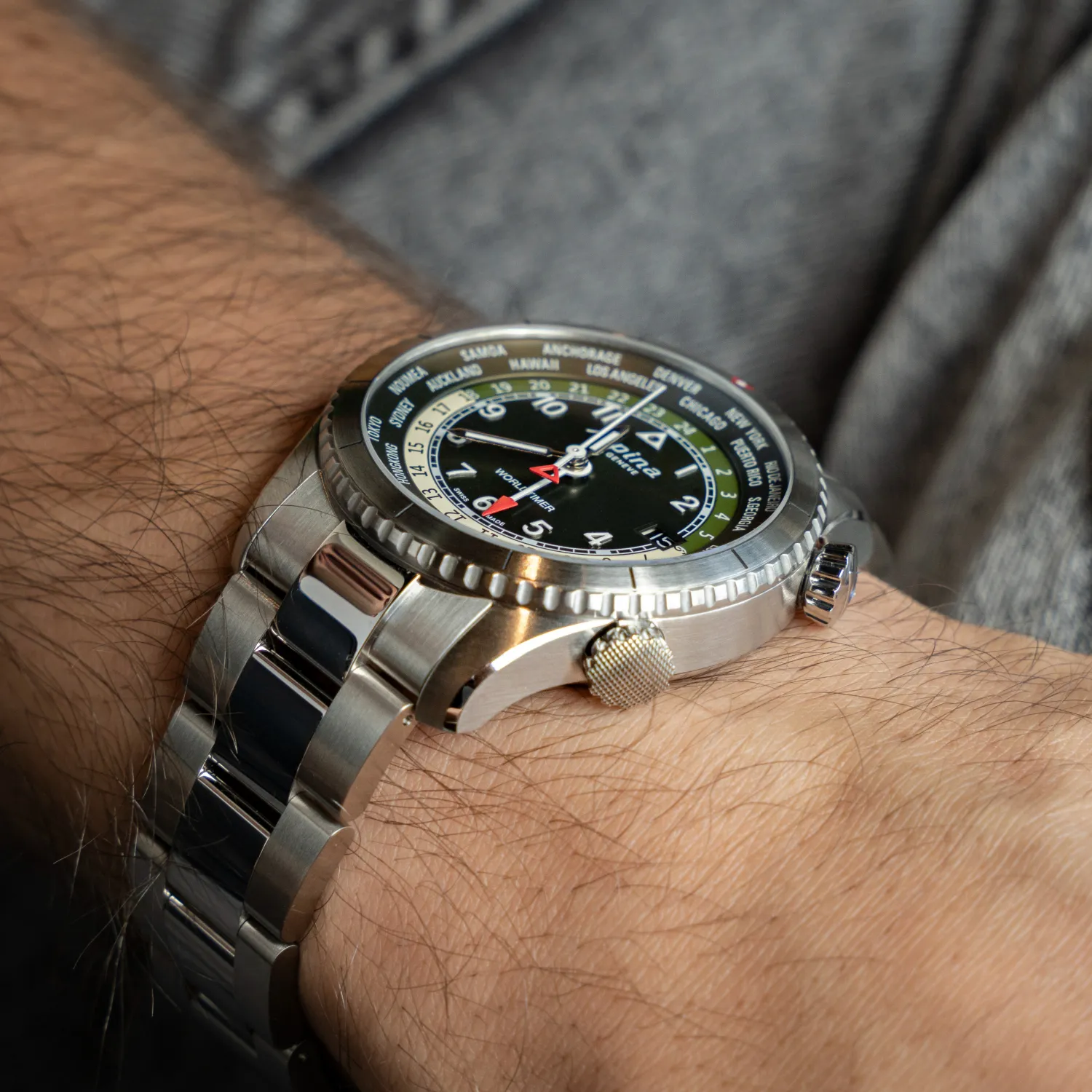 Alpina Startimer Pilot Worldtimer AL-255GR4S26B