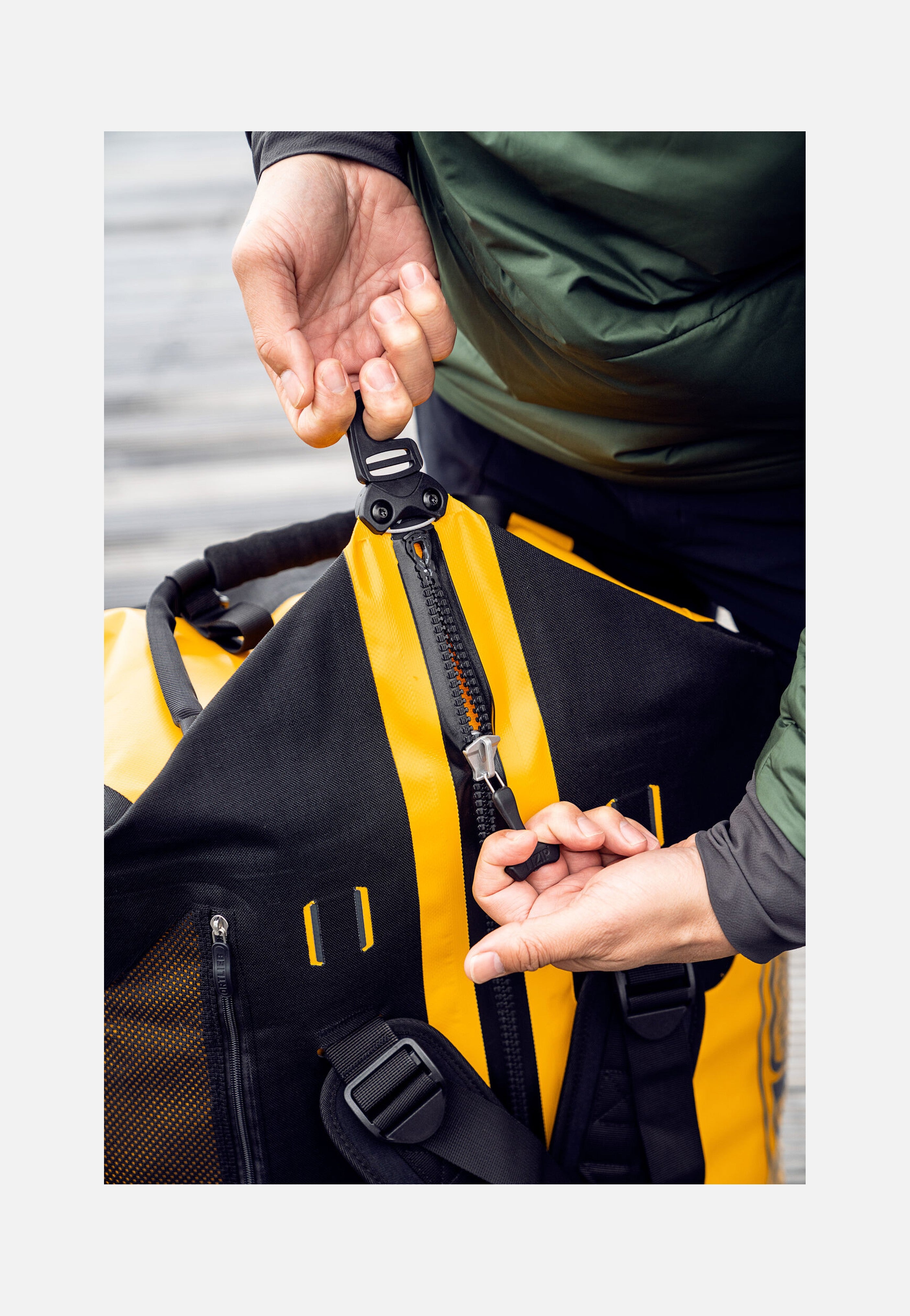 Duffle RS 110L Sonnengelb Schwarz - Travel Bag