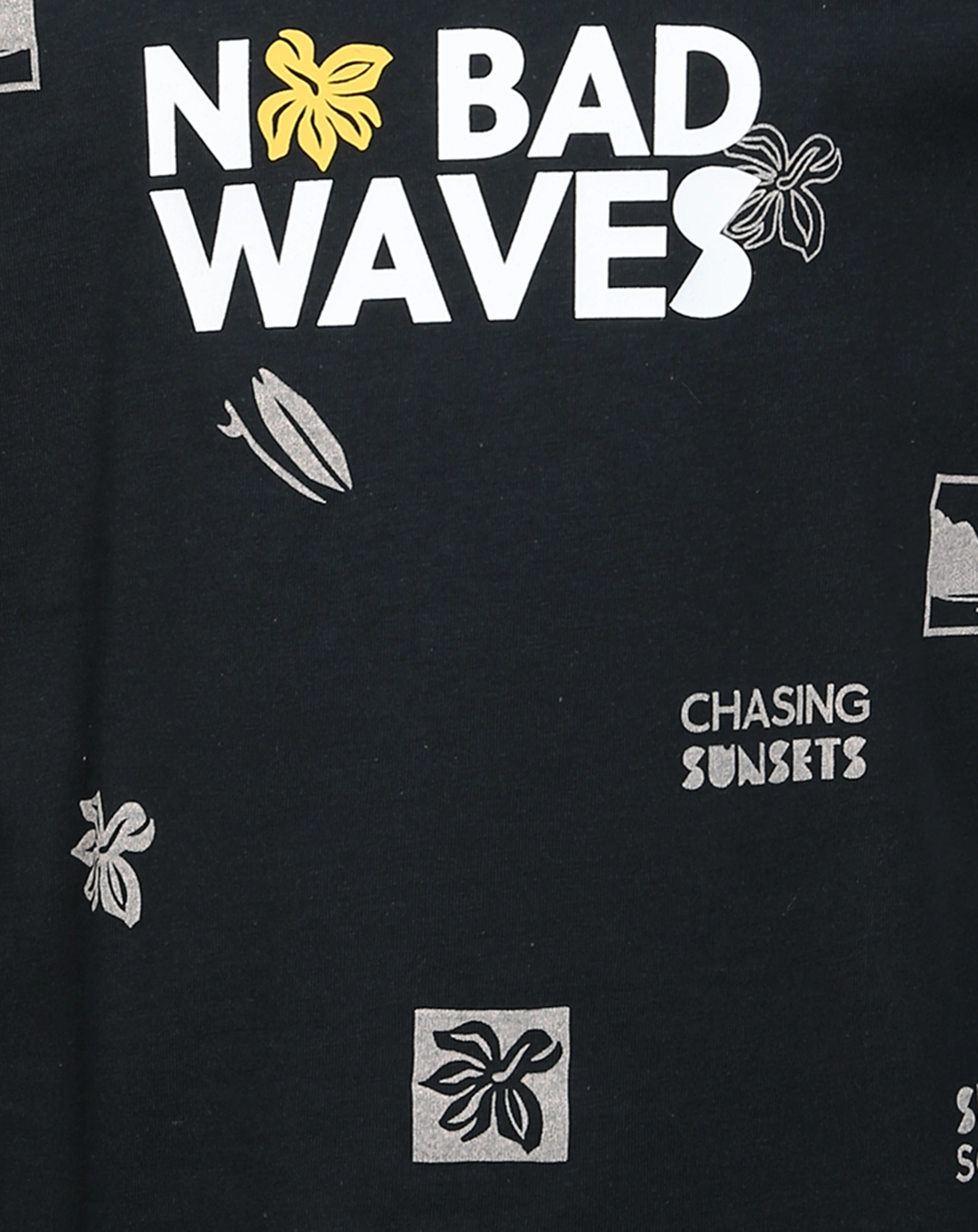T-Shirt NO BAD WAVES in schwarz