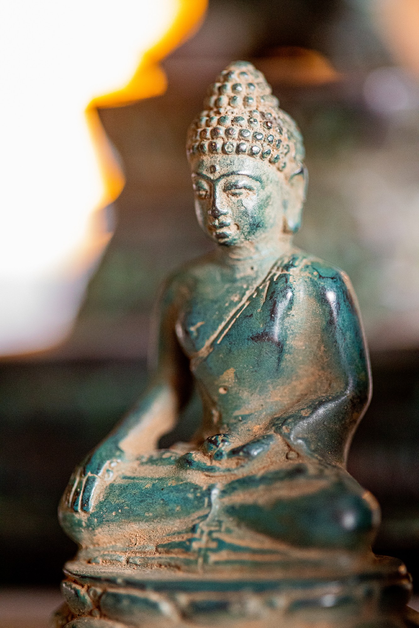 Figur 'sitzender Buddha', antik grün, H 6 cm, B 4 cm, L 3 cm von fischer's lagerhaus