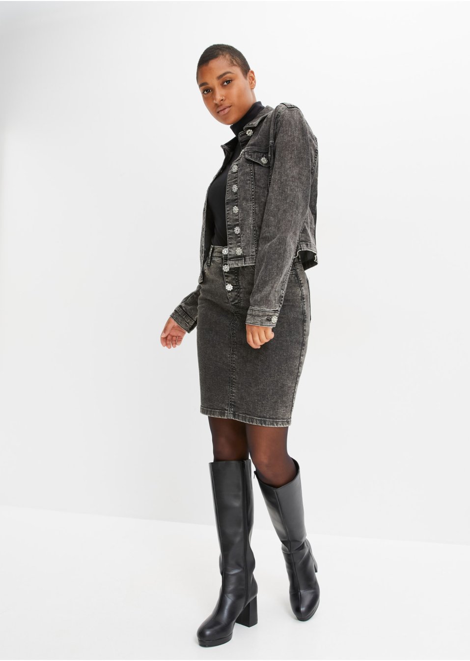 Veste en jean avec boutons bijoux