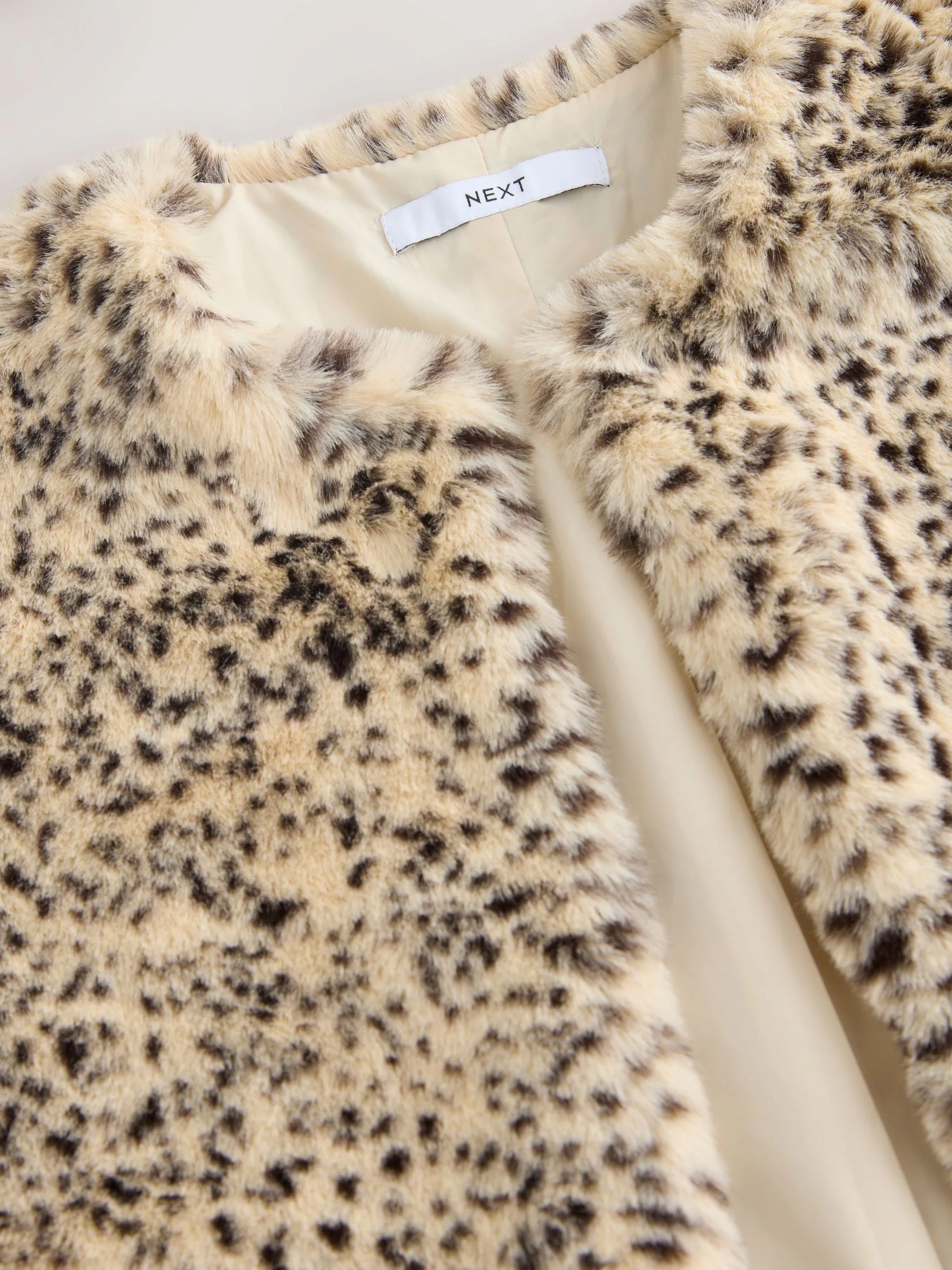 Dierenprint - Gilet van imitatiebont