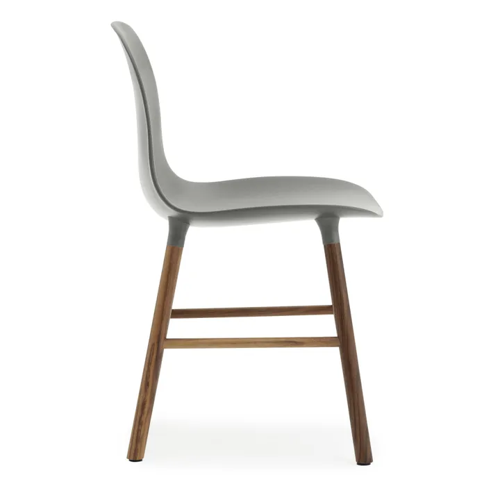 Normann Copenhagen Chaise Form en noyer | Gris