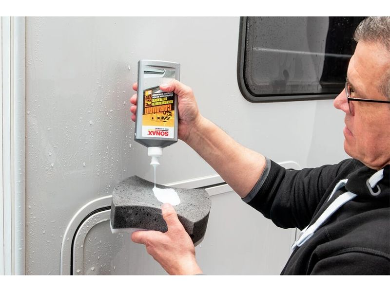 Sonax Fix-Set Caravan, Reinigung Pflege Kompaktes Set für Camping- und Wohnmobil-Begeisterte