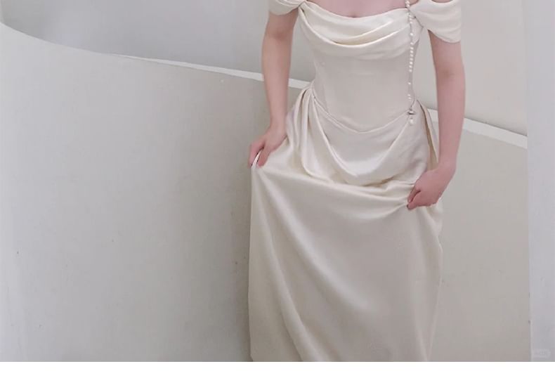 Fioridi - Off Shoulder Effen Geplooide Satijnen A-lijn Trouwjurk