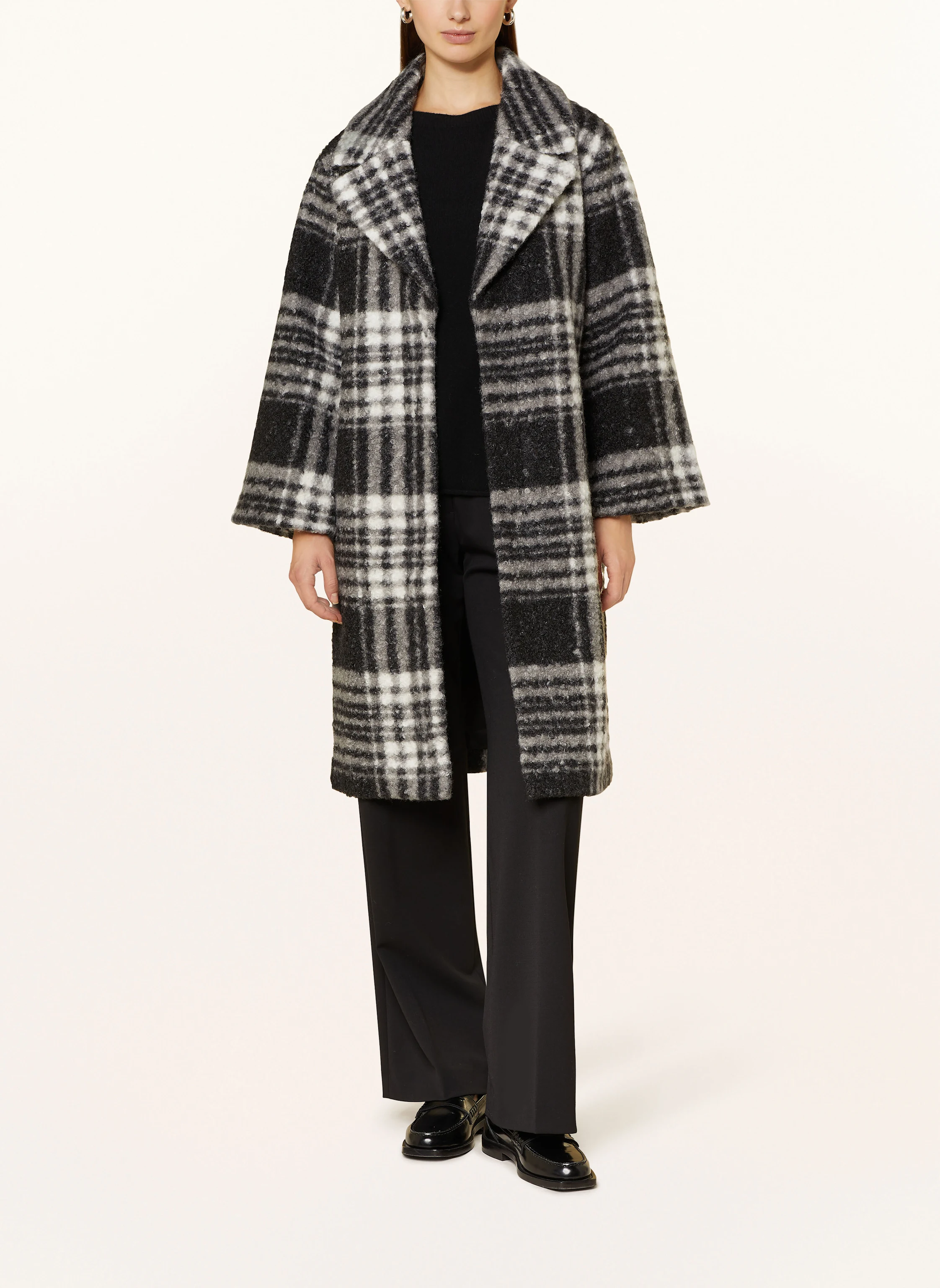 monari Oversized-Mantel