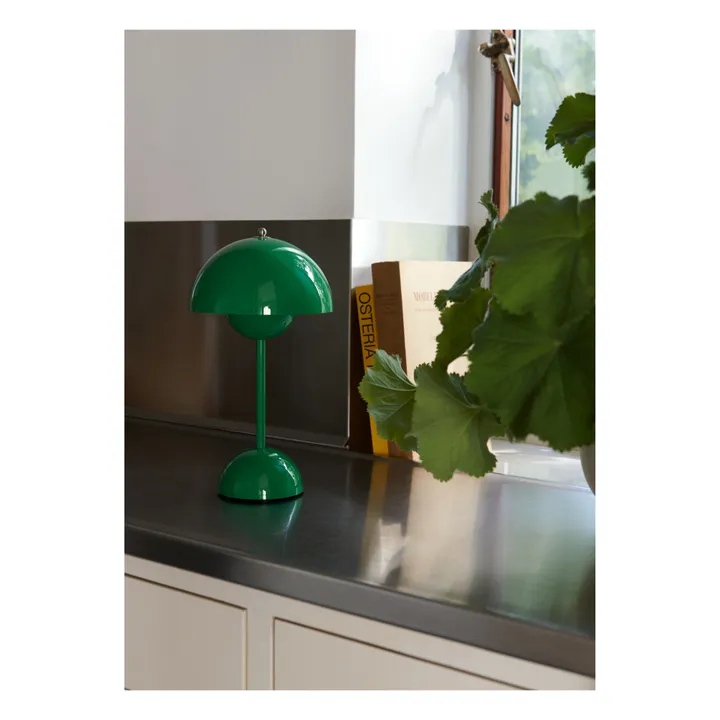 & Tradition Lampe à poser portative Flowerpot VP9, Verner Panton | Vert