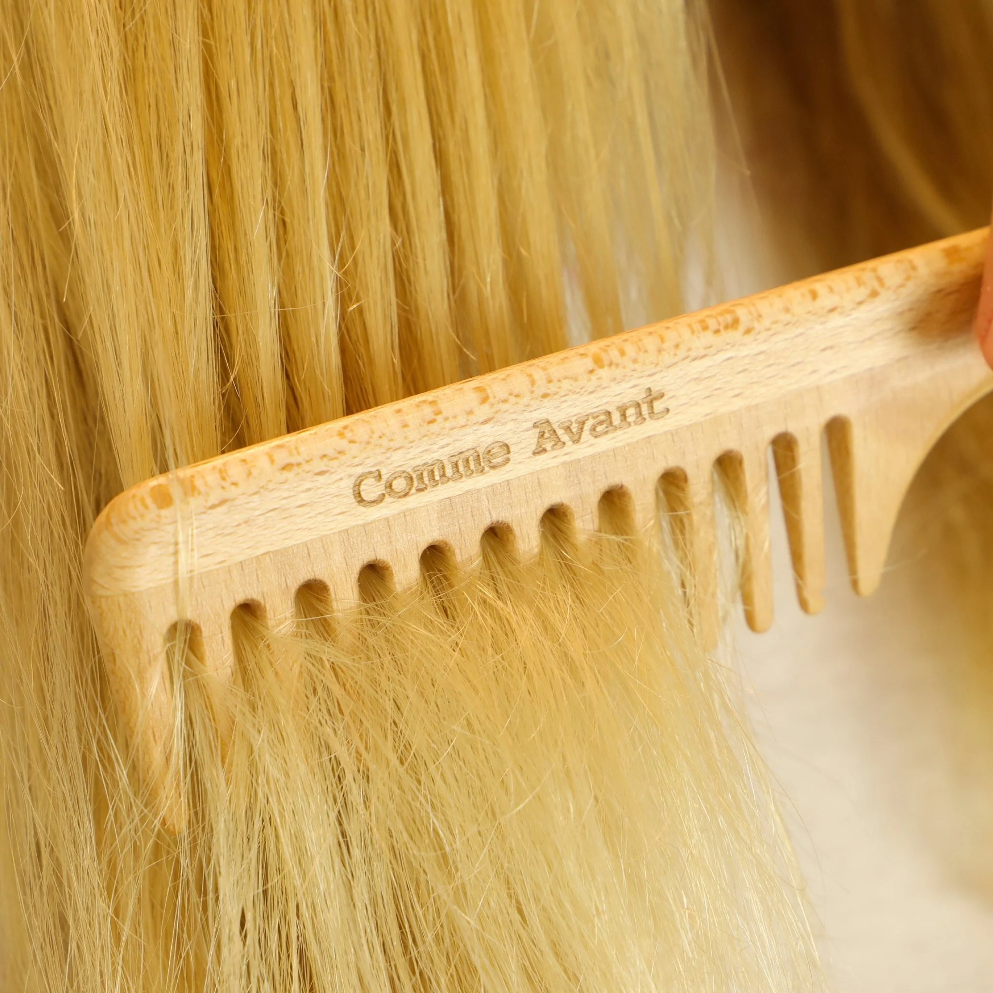 Peigne à cheveux en bois de hêtre