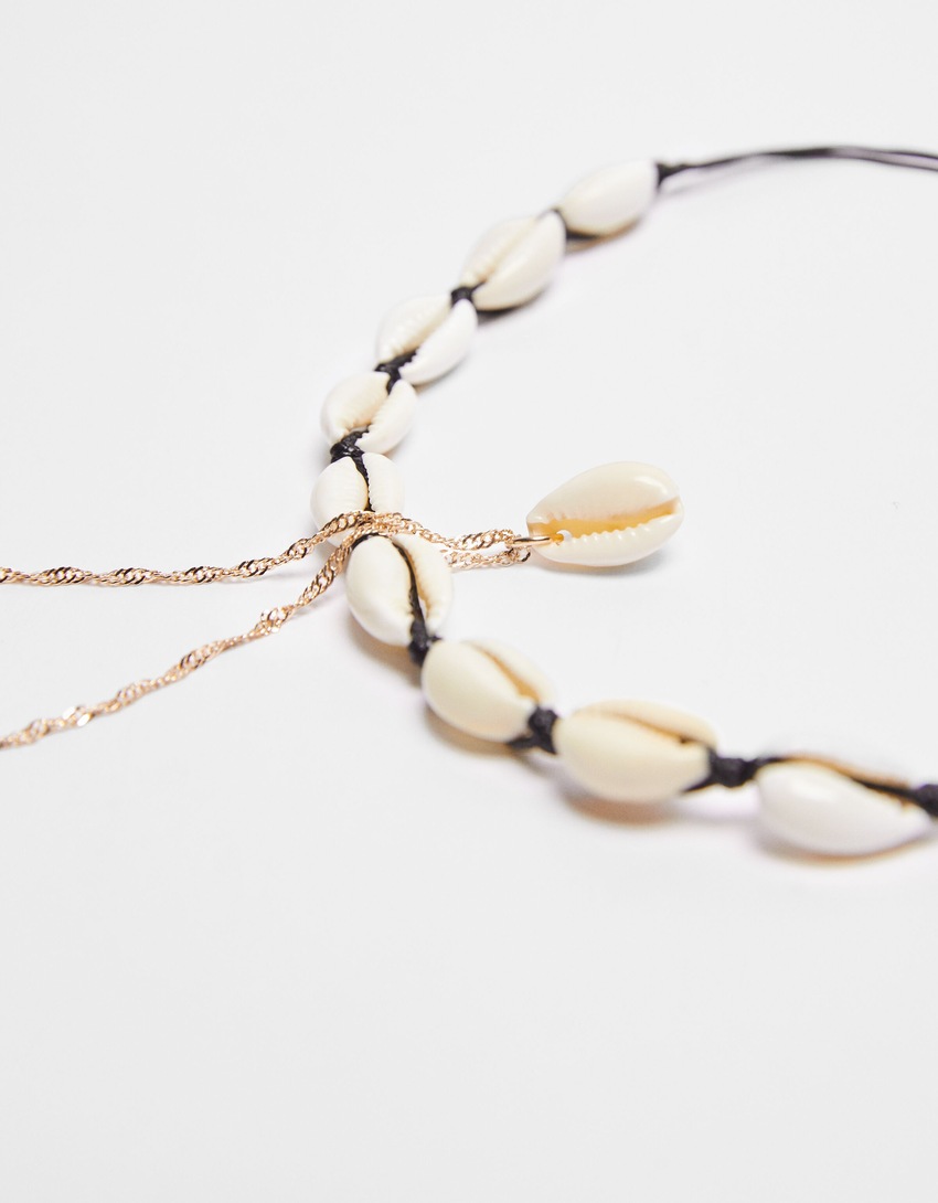 Conjunto de 2 colares choker com conchas do mar