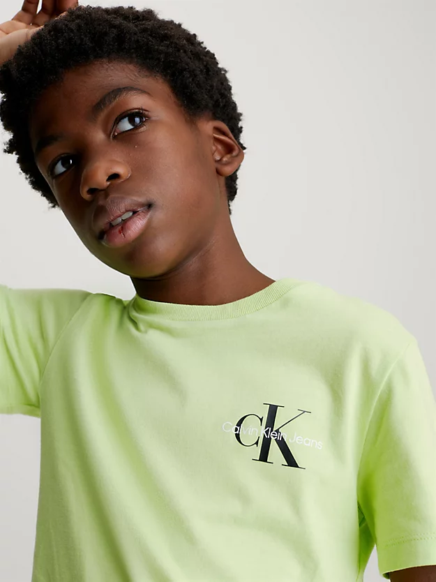 Camiseta com monograma
