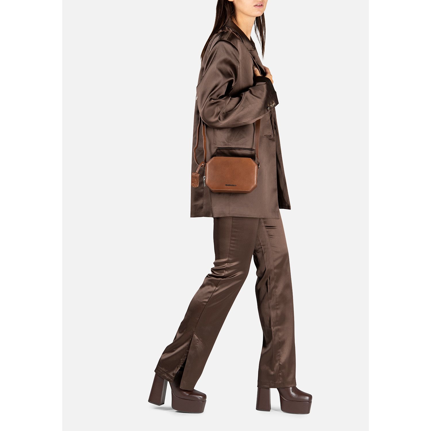 Burkely Nocturnal Nova Box Bag cognac
