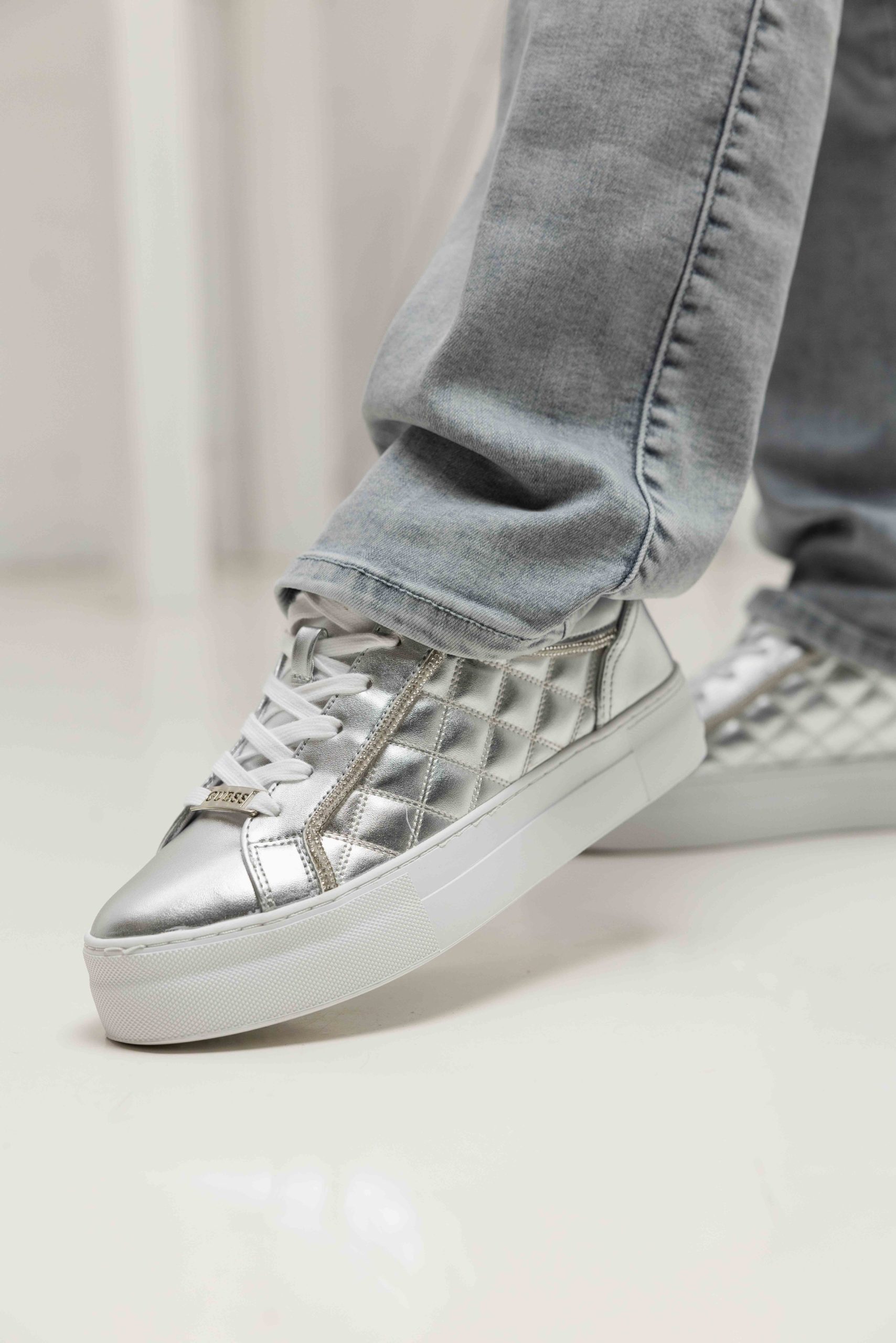 Guess Low Sneakers Dames Zilver