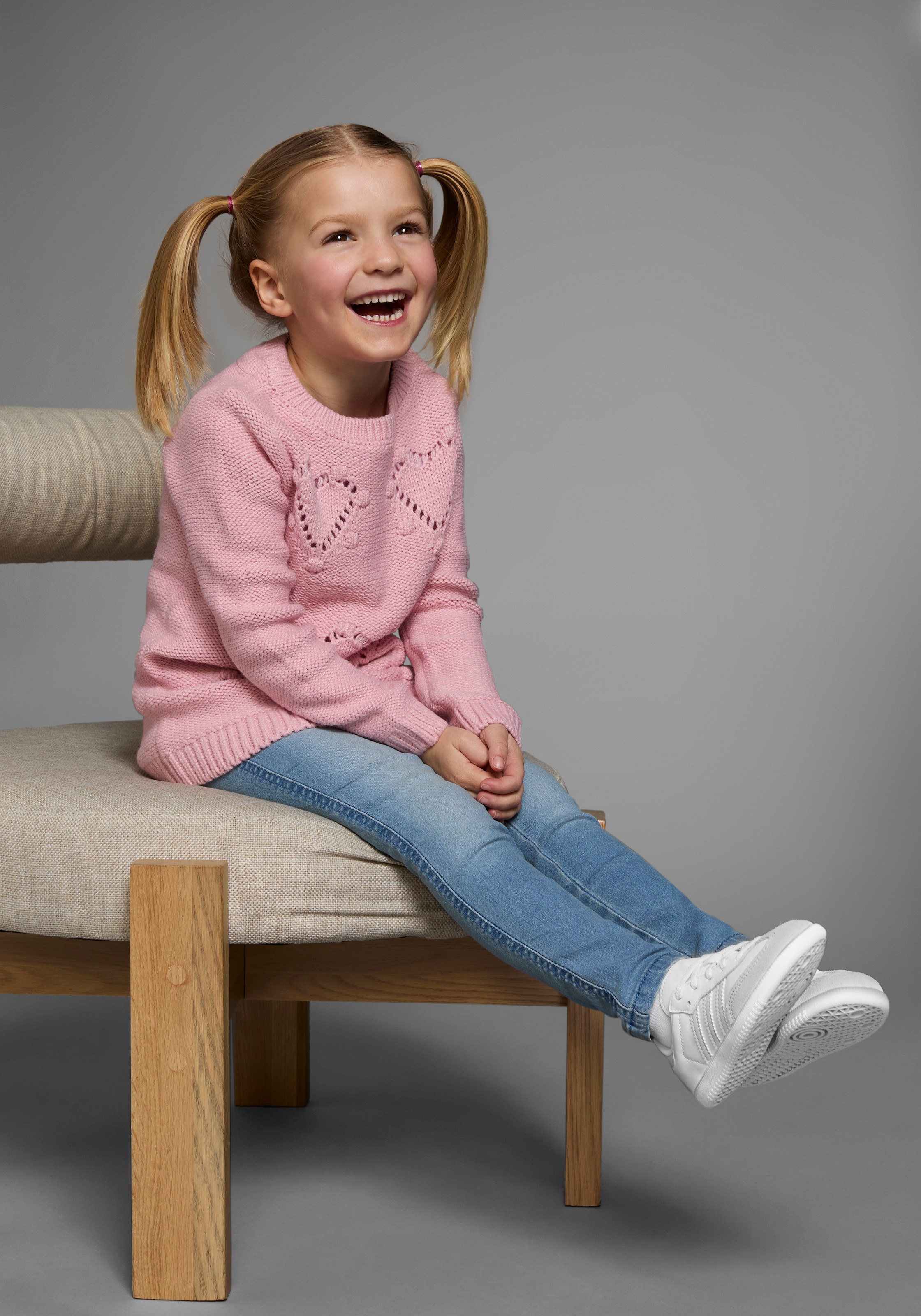 KIDSWORLD Strickpullover », Longpullover mit Herz-Muster für kleine Mädchen«, mit niedlichen Herzen