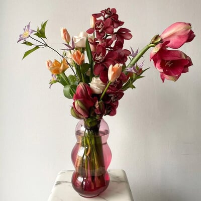 Vase Muse L, Rubinfarben