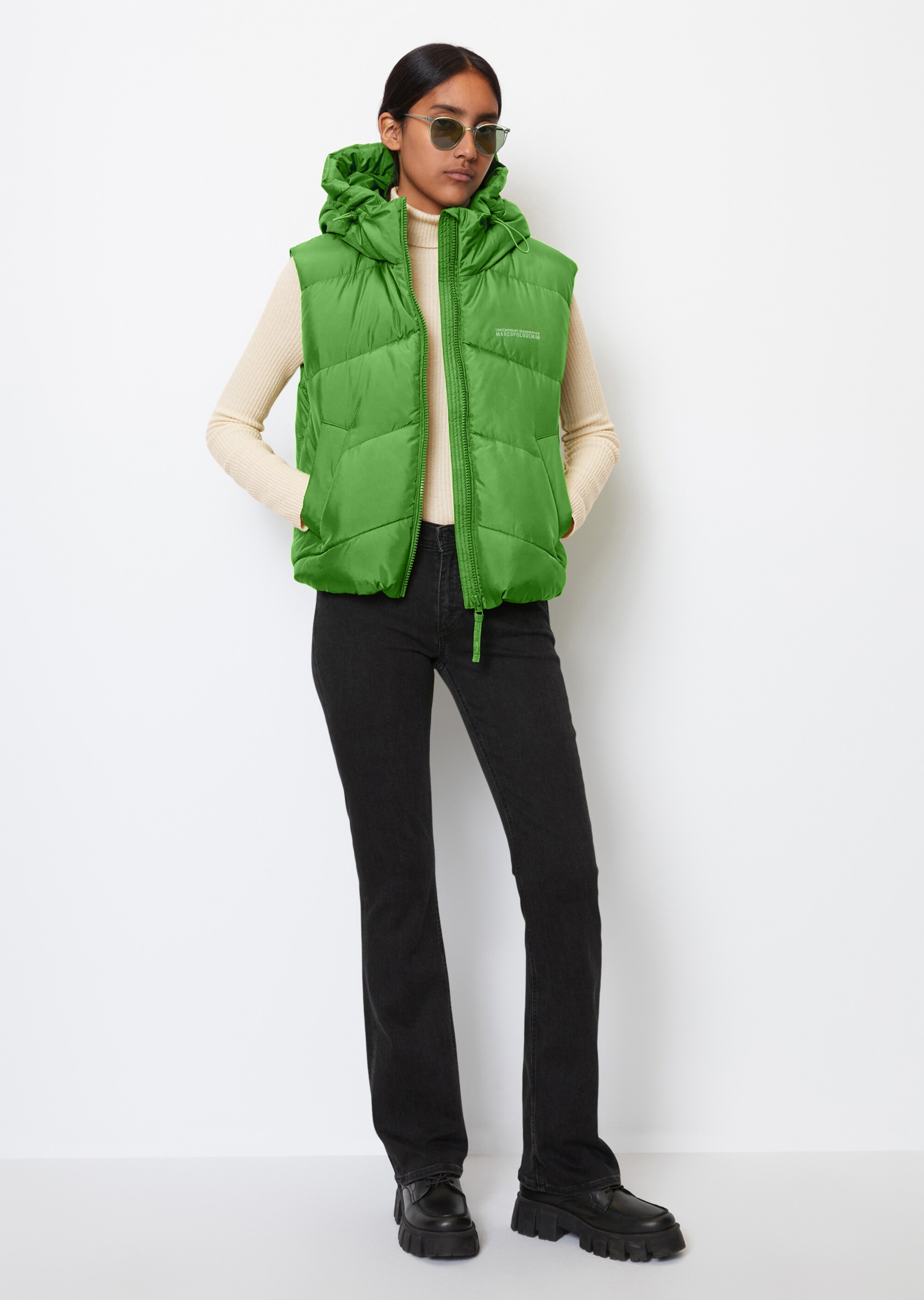 Pufferweste regular mit recycelten Materialien
