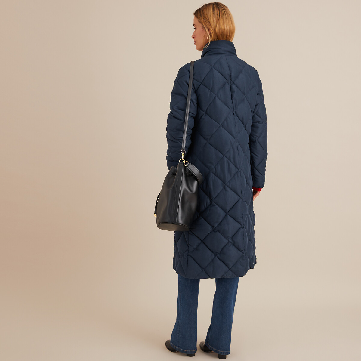 ANNE WEYBURN<br>Casaco comprido de penas com fecho de correr, perfeito para o inverno