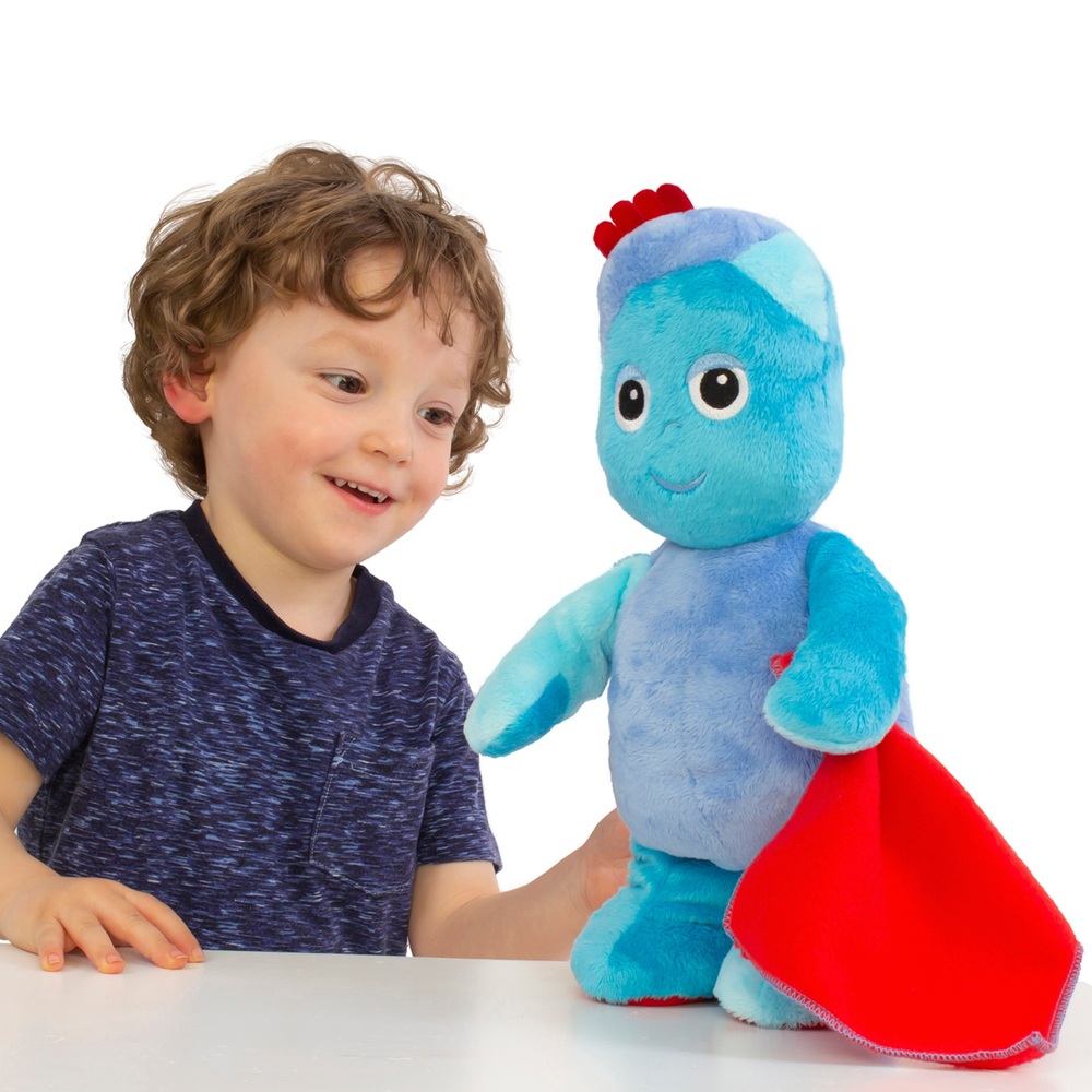 Im Nachtgarten tanzendes Igglepiggle-Plüschtier