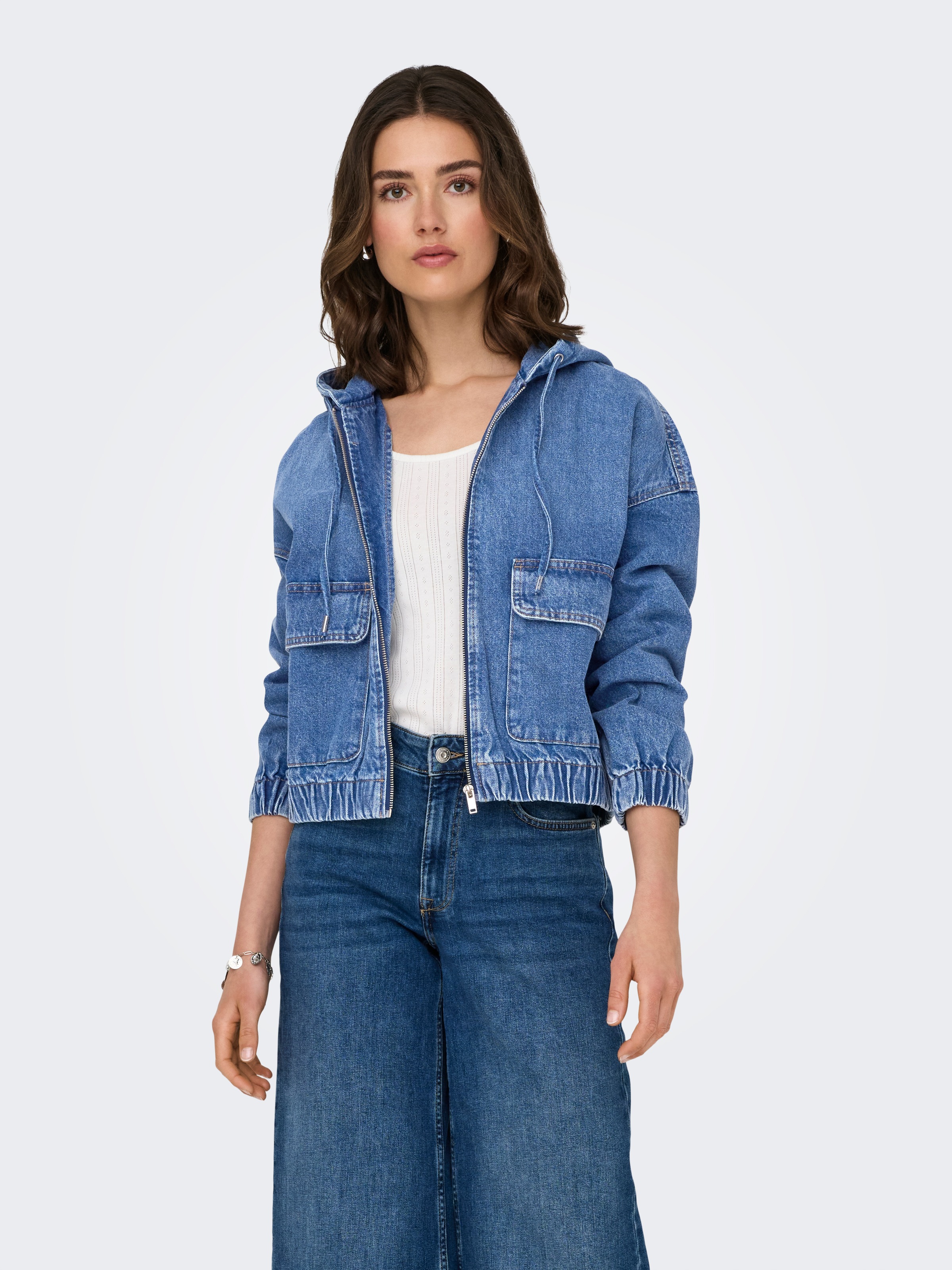 ONLY Jeansjacke »ONLKENZIE – Jeansblouson mit Kapuze und Reissverschluss« mit Kapuze unifarben, modisch, regular fit, Denim, Kapuze