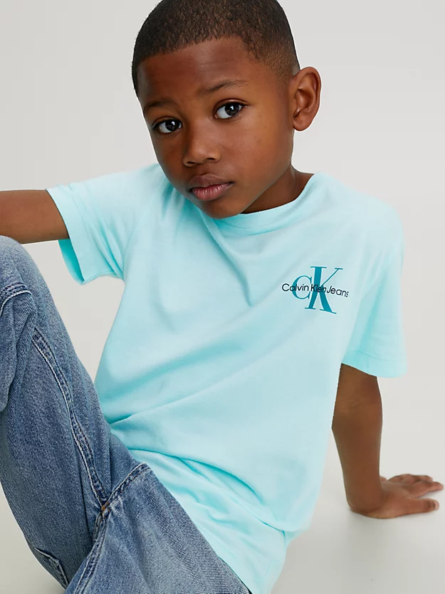 Camiseta com monograma