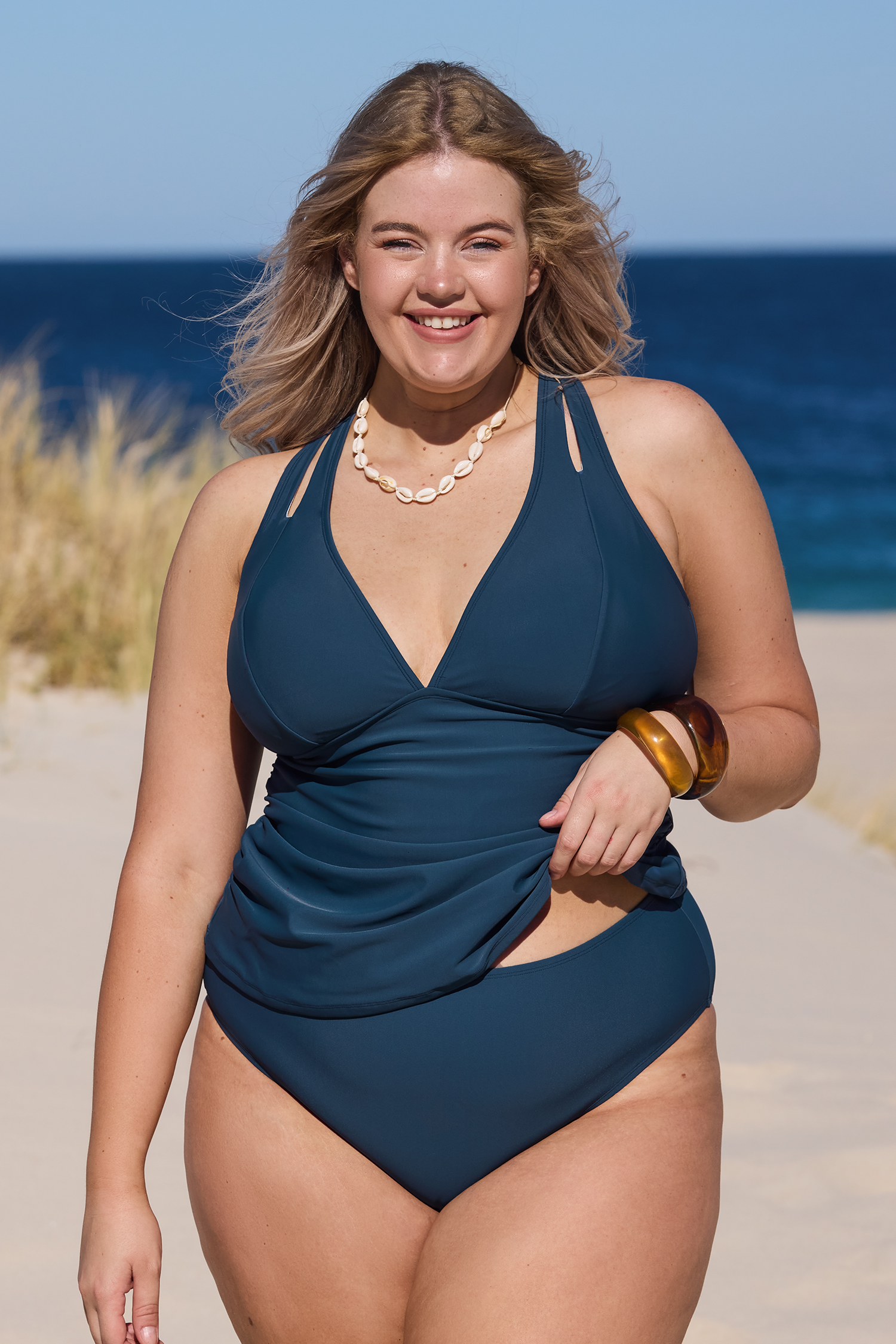 Tankini à col en V et dos croisé et bas standard bleu