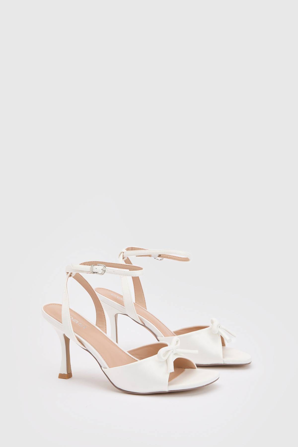 Coast Sandales À Talons Hauts Emma En Satin Avec Nœud Pour Mariée
