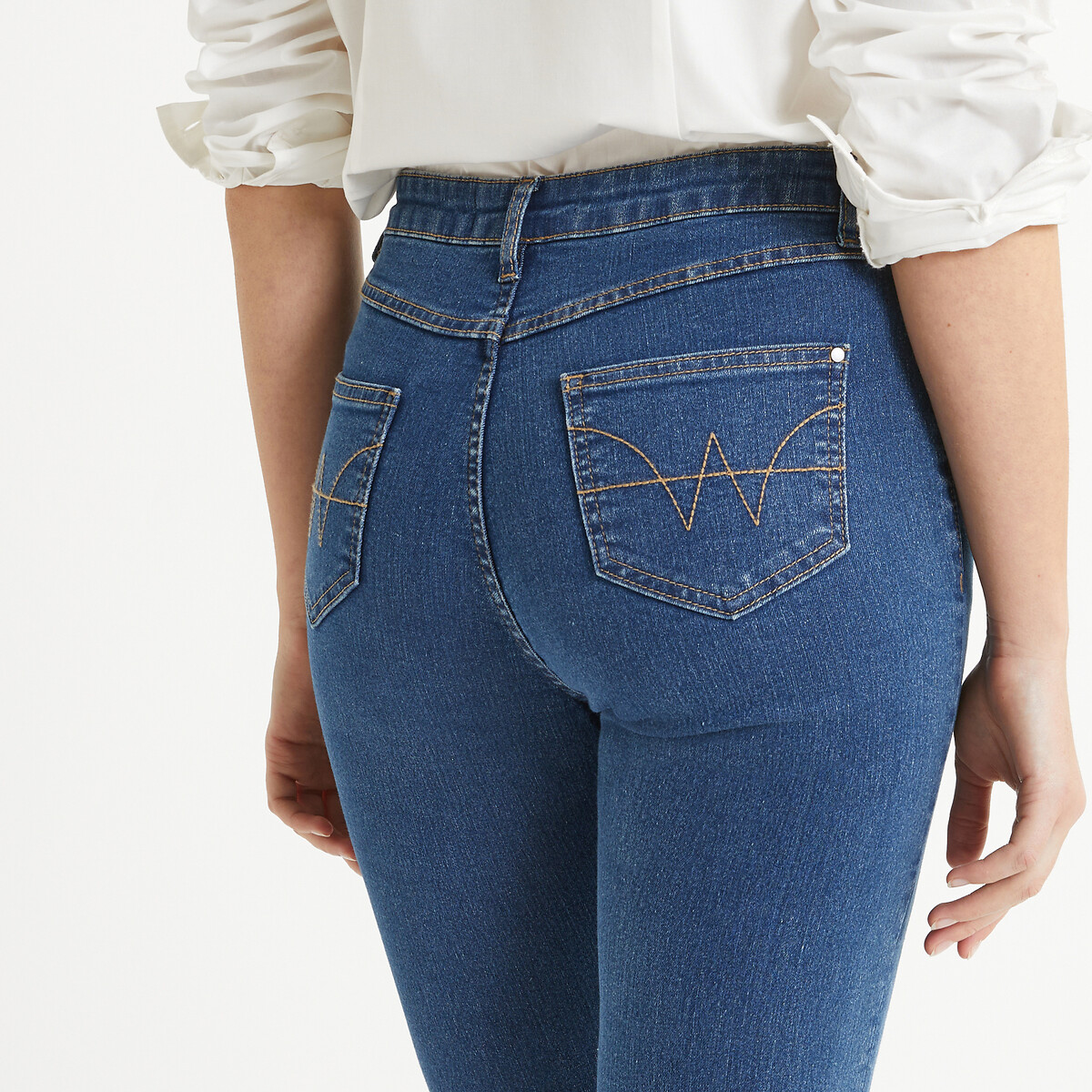 ANNE WEYBURN<br>Calça jeans reta normal