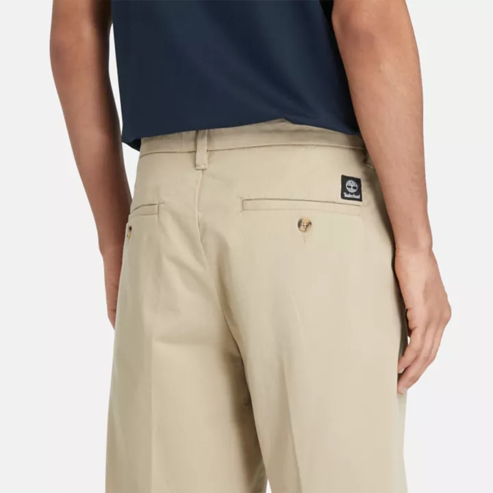 Short chino en sergé extensible pour homme en beige