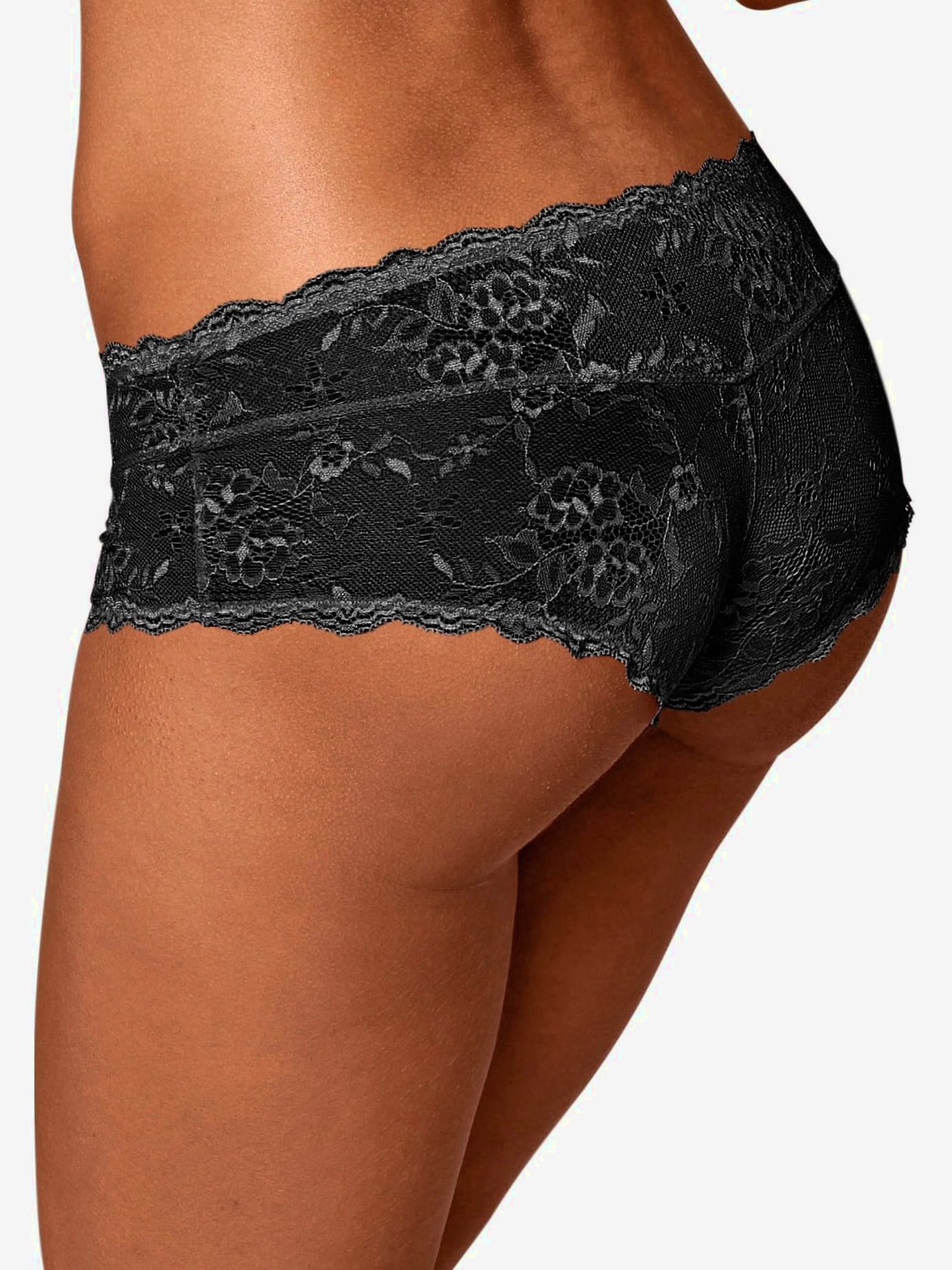 Panty féminin à l'aspect légèrement transparent