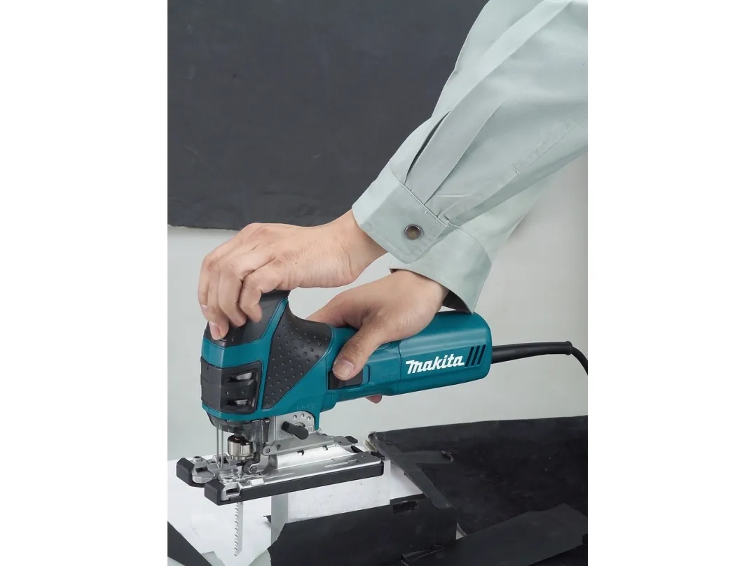 Makita 4351FCTJB - Stiksav - 720 W
