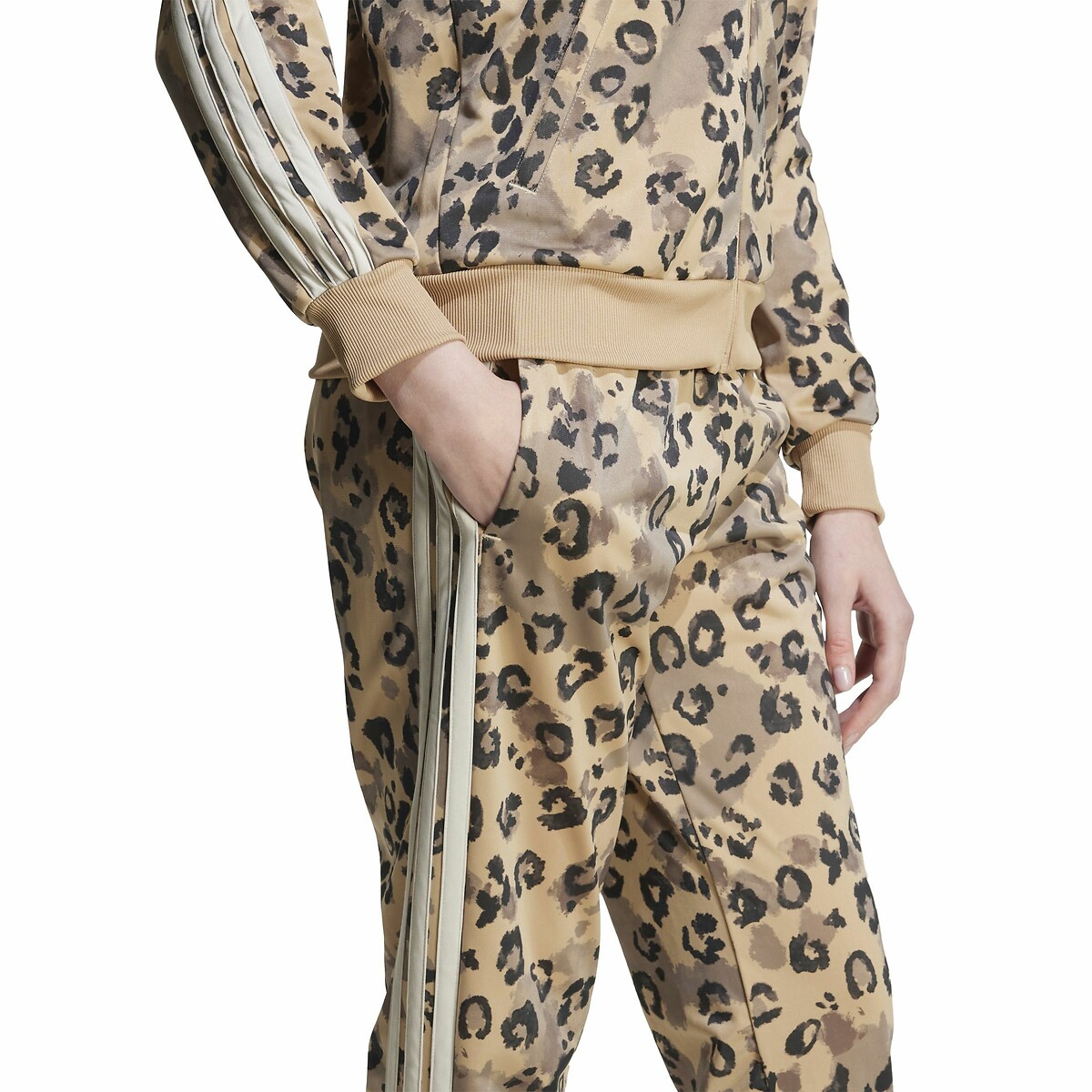 ADIDAS ROUPAS ESPORTIVAS<br>Conjunto de treino com estampa de leopardo