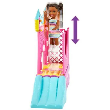 Barbie Skipper Babysitters Inc. Hüpfburg-Spielset mit Puppen und Zubehör