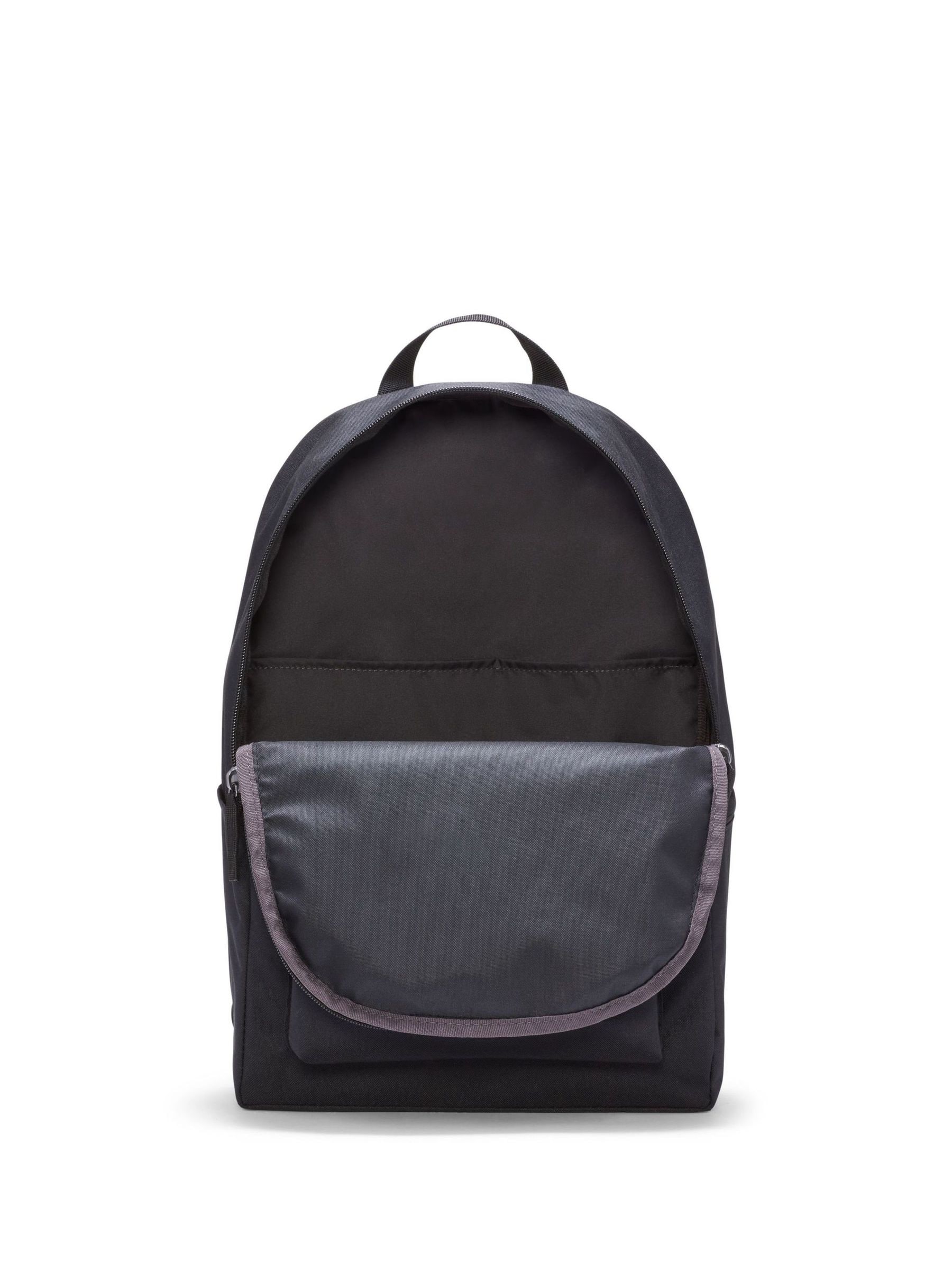 Zwart - Nike Heritage rugzak (25 L)